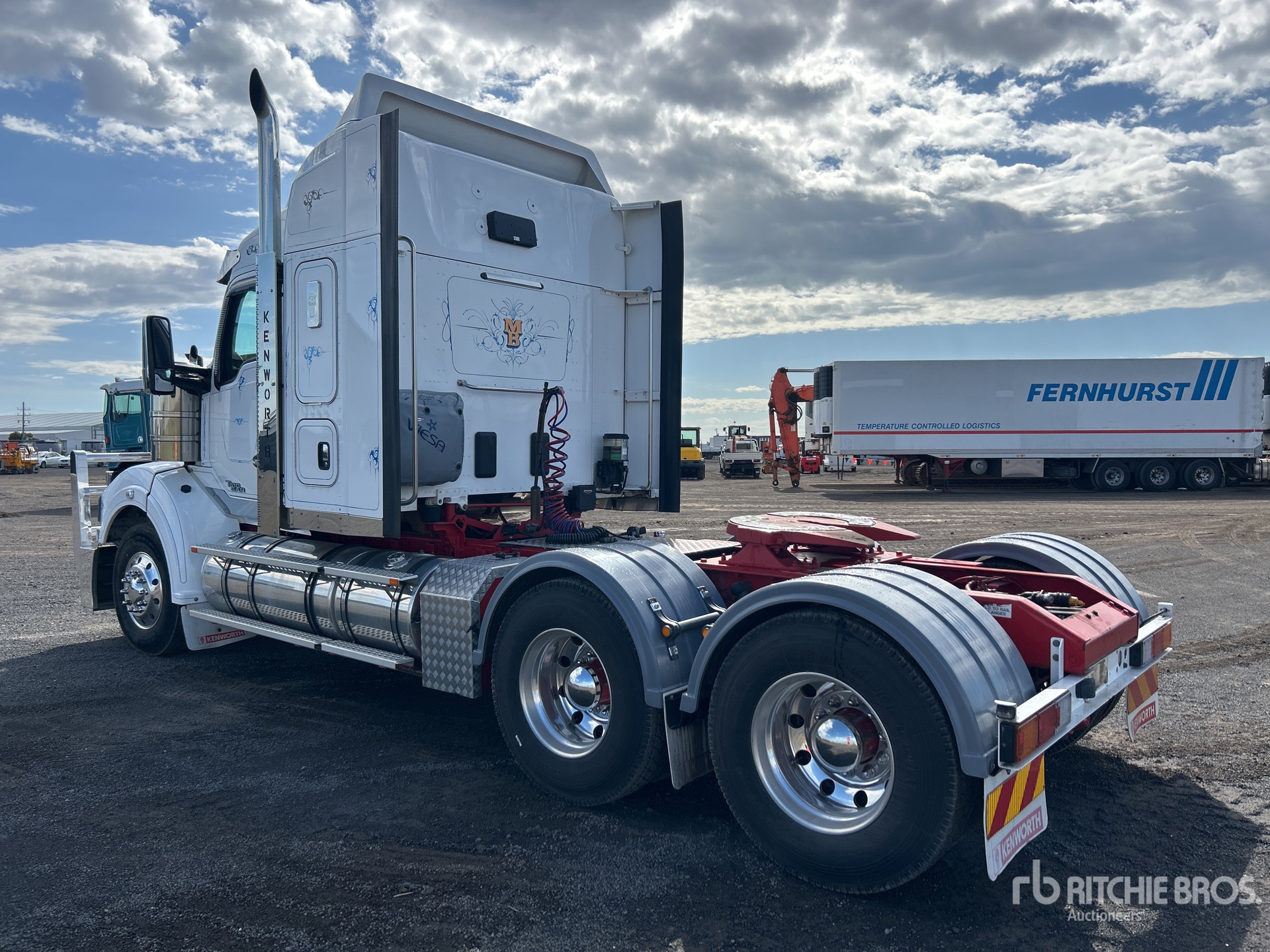 Aspect général with Image, coin arrière droit