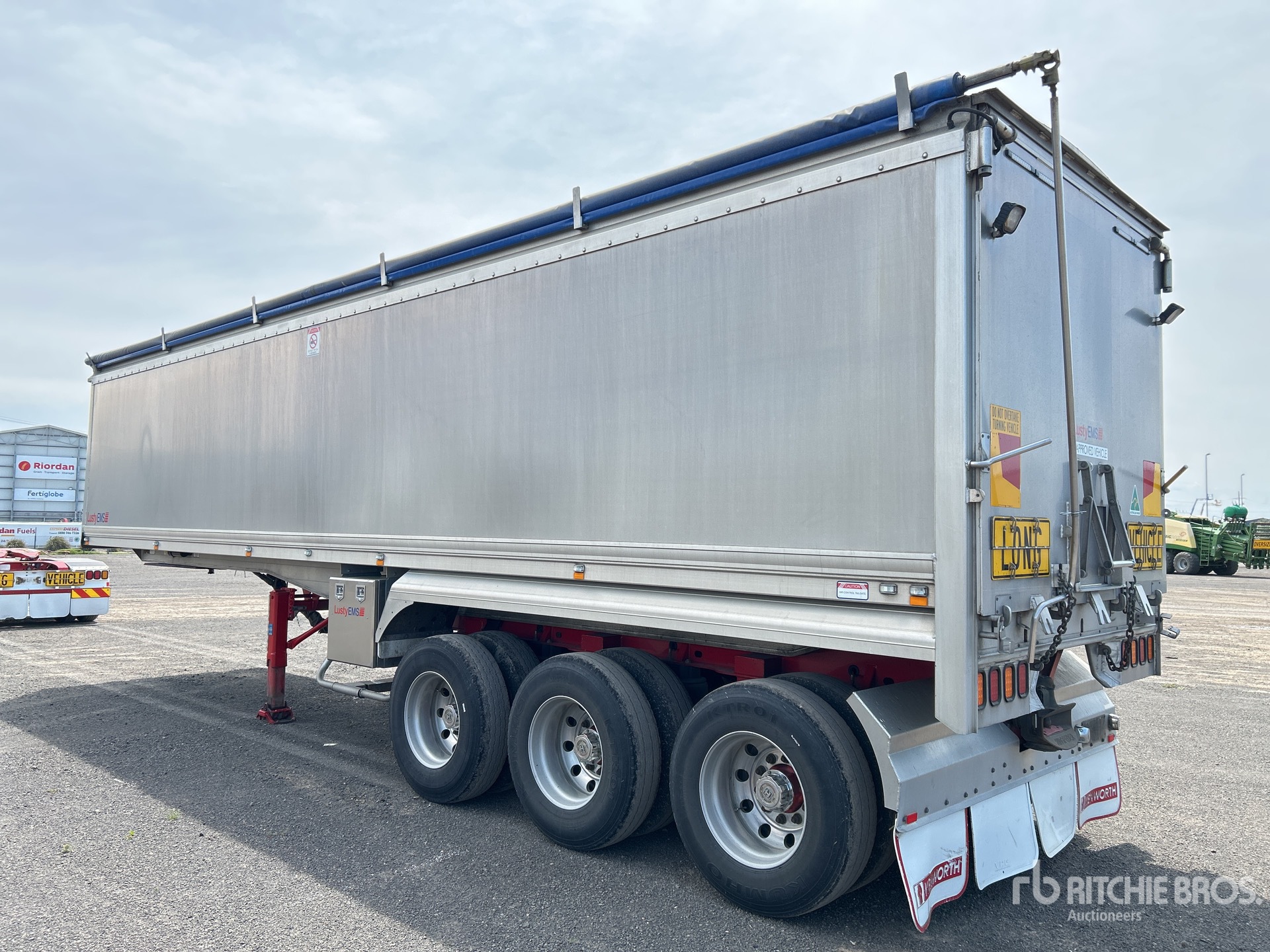 General Appearance with Picture, Right Rear Corner