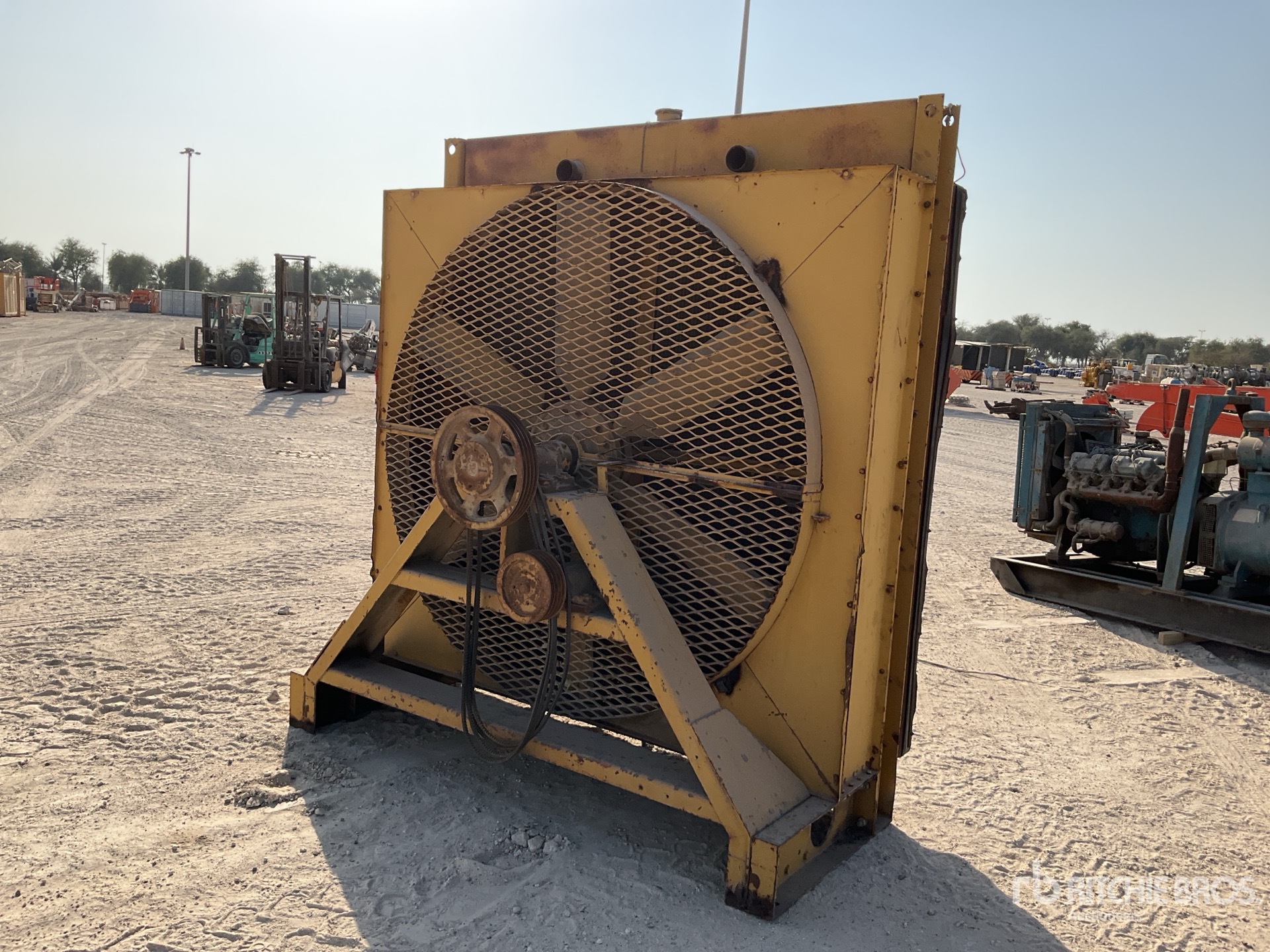 Aspect général with Image, coin arrière gauche