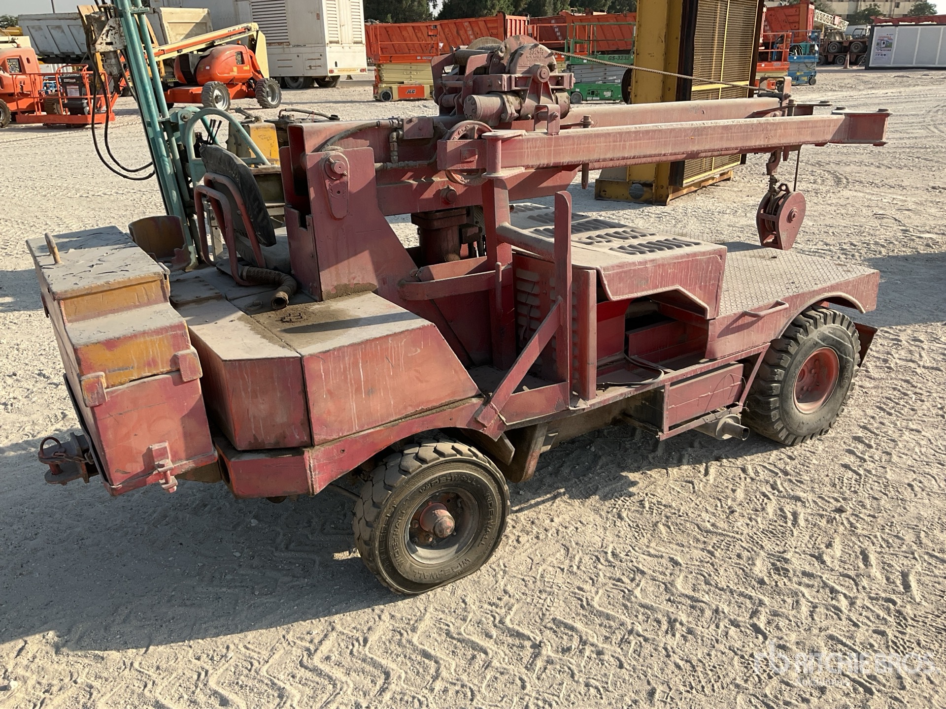 Aspect général with Image, coin arrière droit