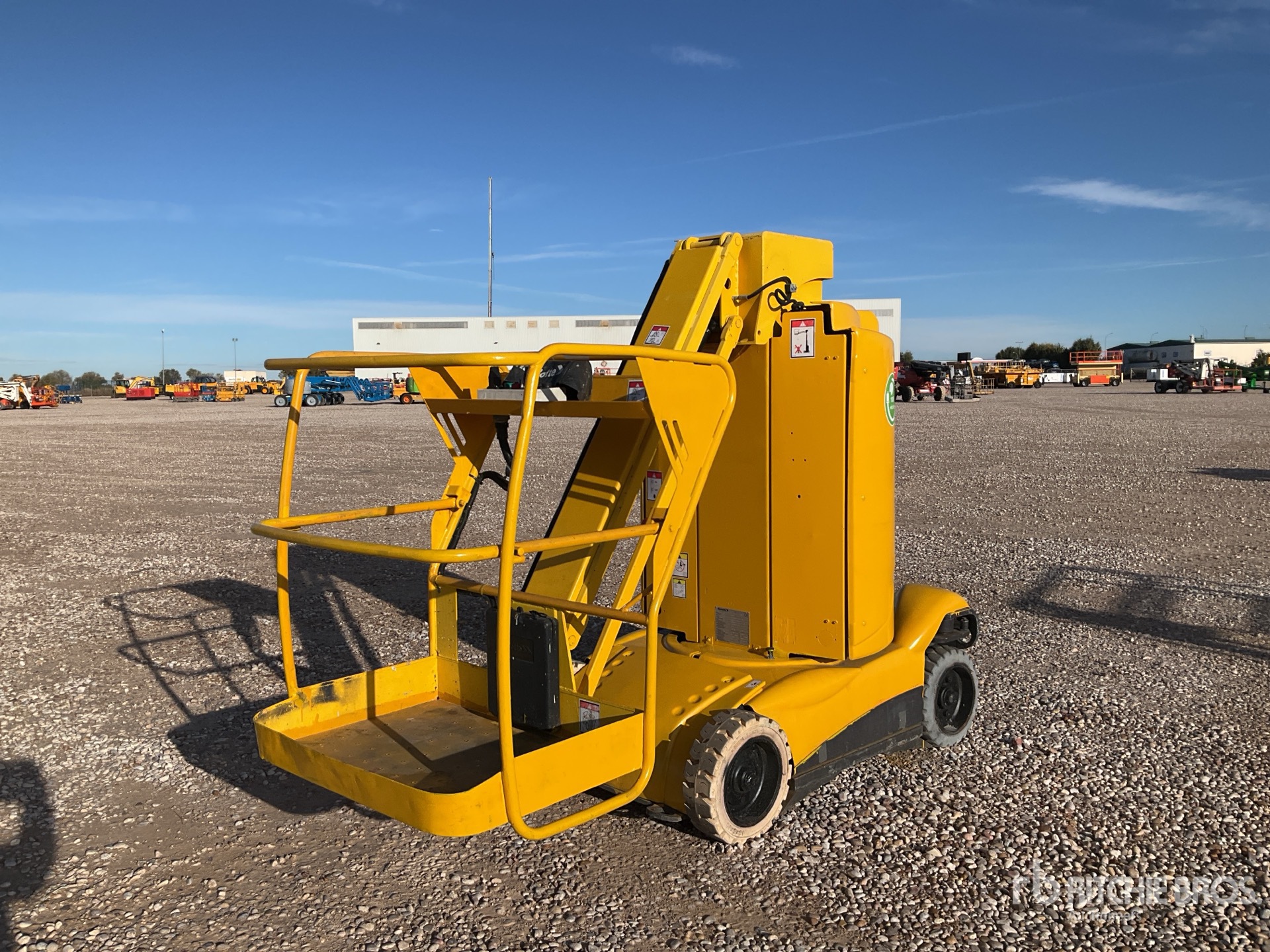 General Appearance with Bild, Ecke hinten rechts