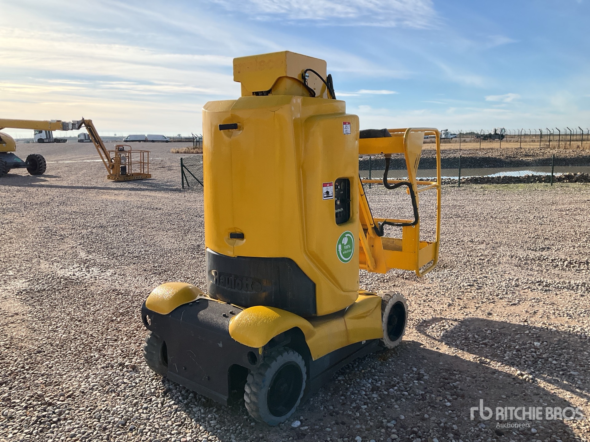 General Appearance with Bild, Ecke vorne links