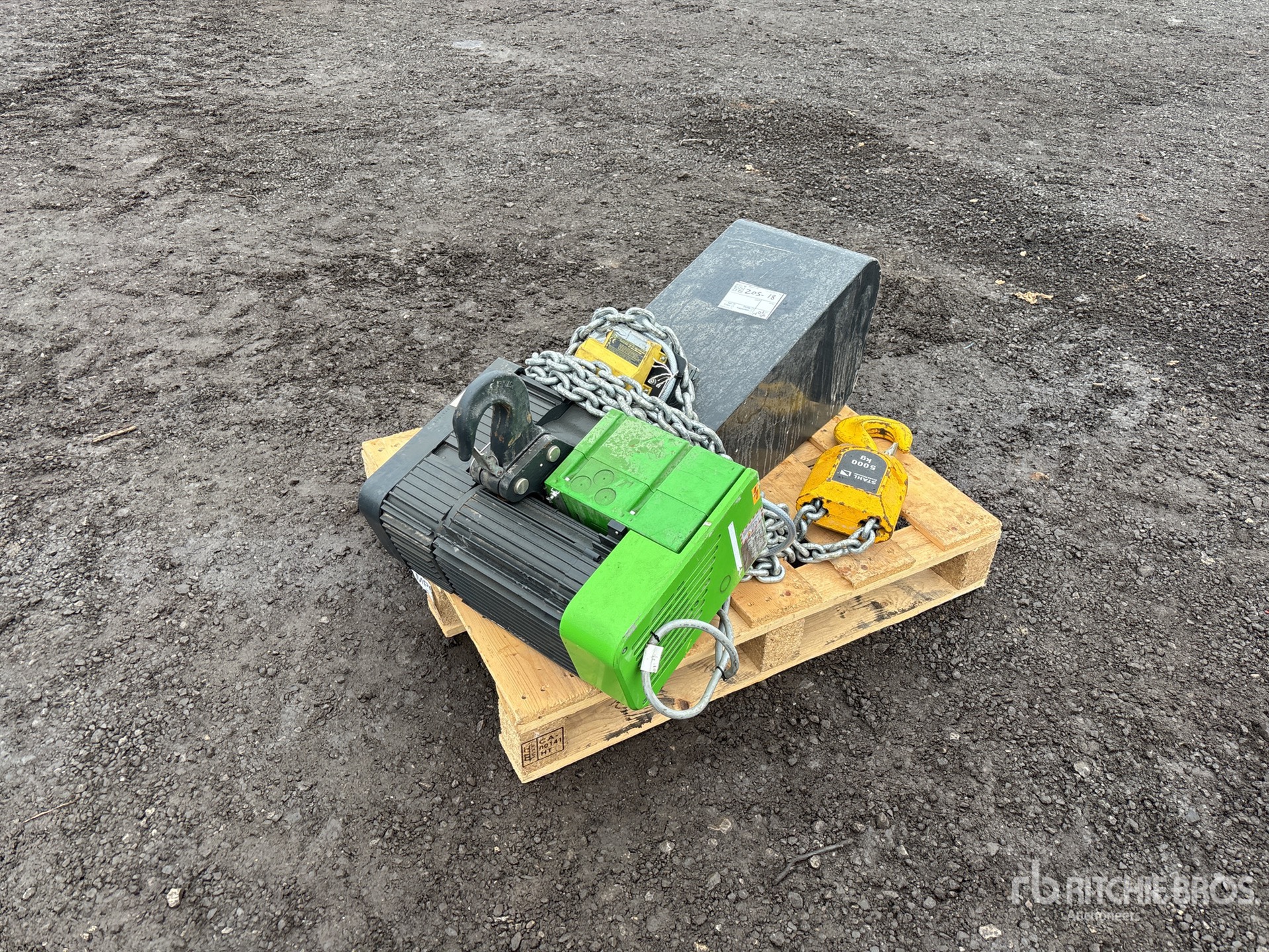 General Appearance with Bild, Ecke vorne links