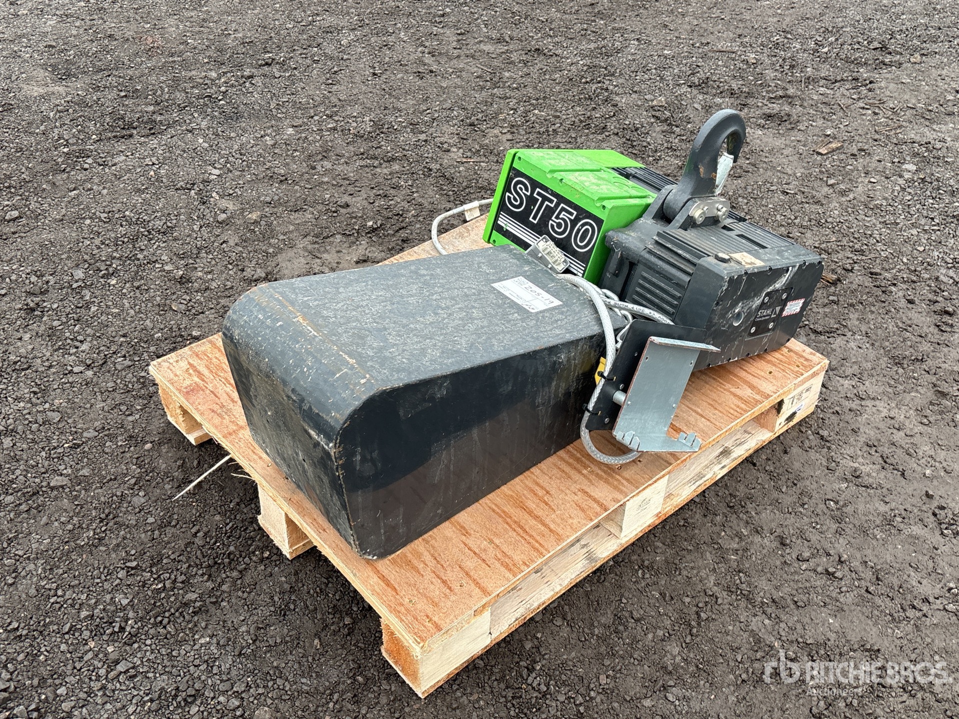 General Appearance with Bild, Ecke vorne rechts