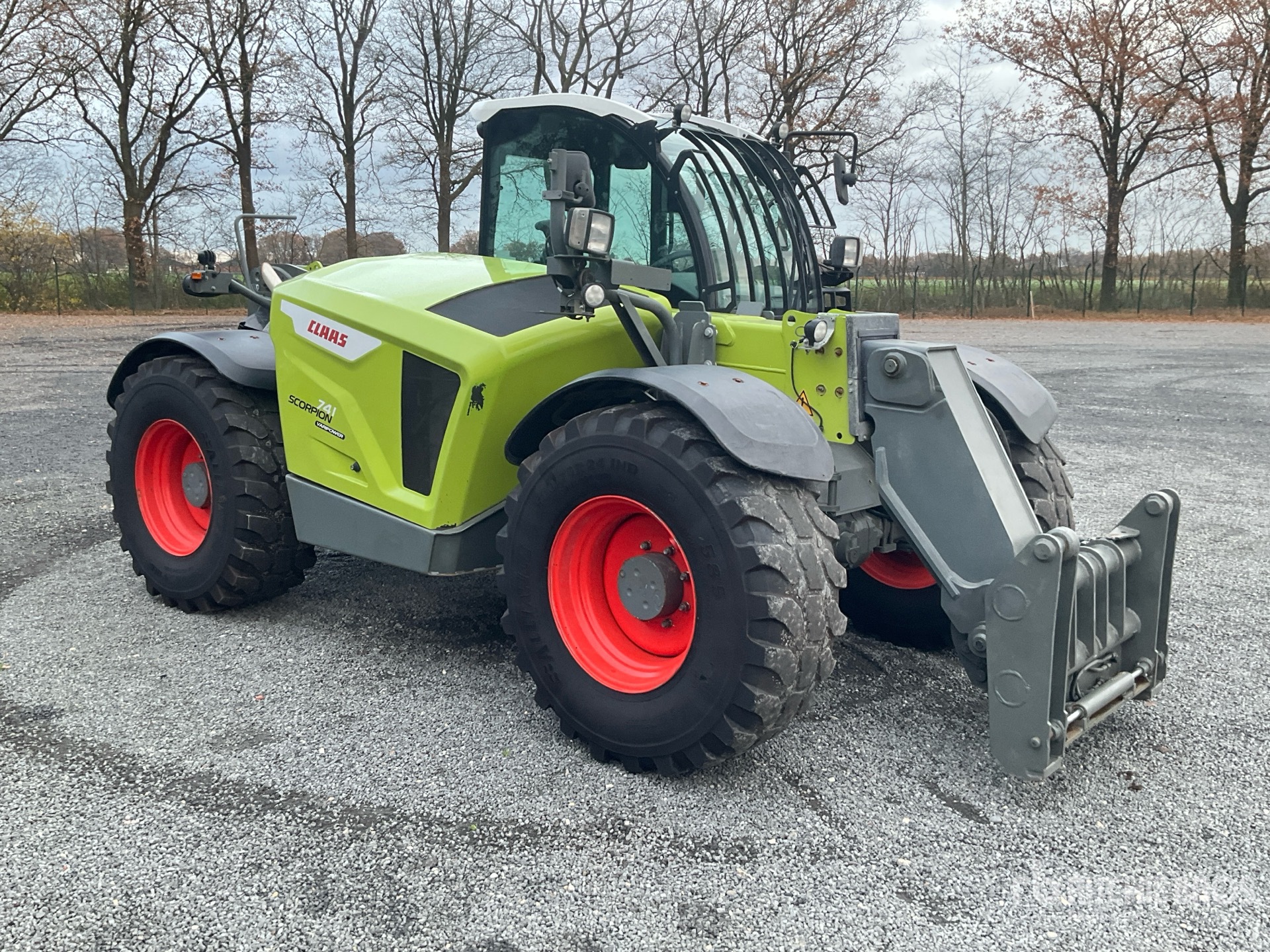 General Appearance with Picture, Right Front Corner