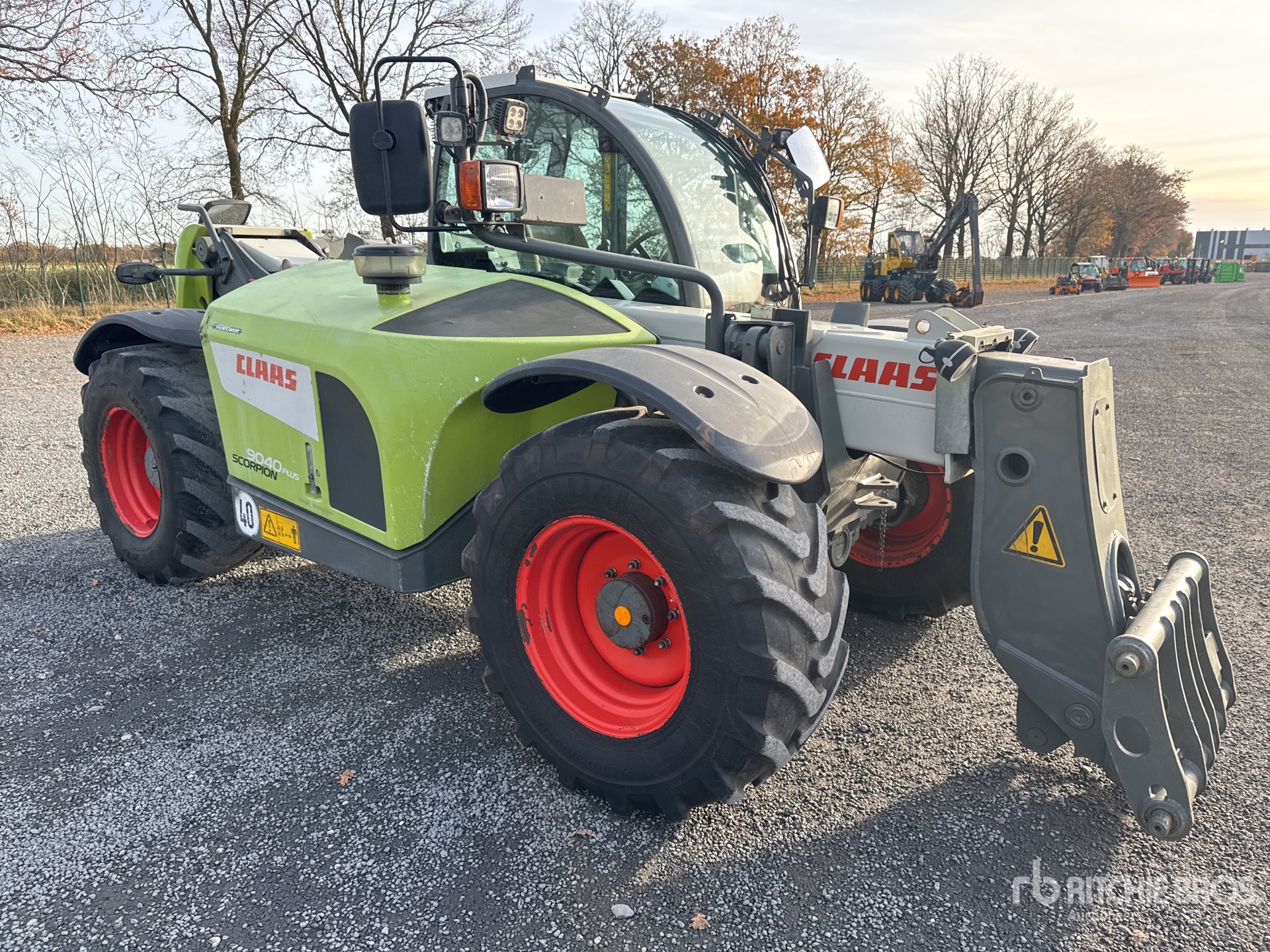 General Appearance with Bild, Ecke vorne rechts