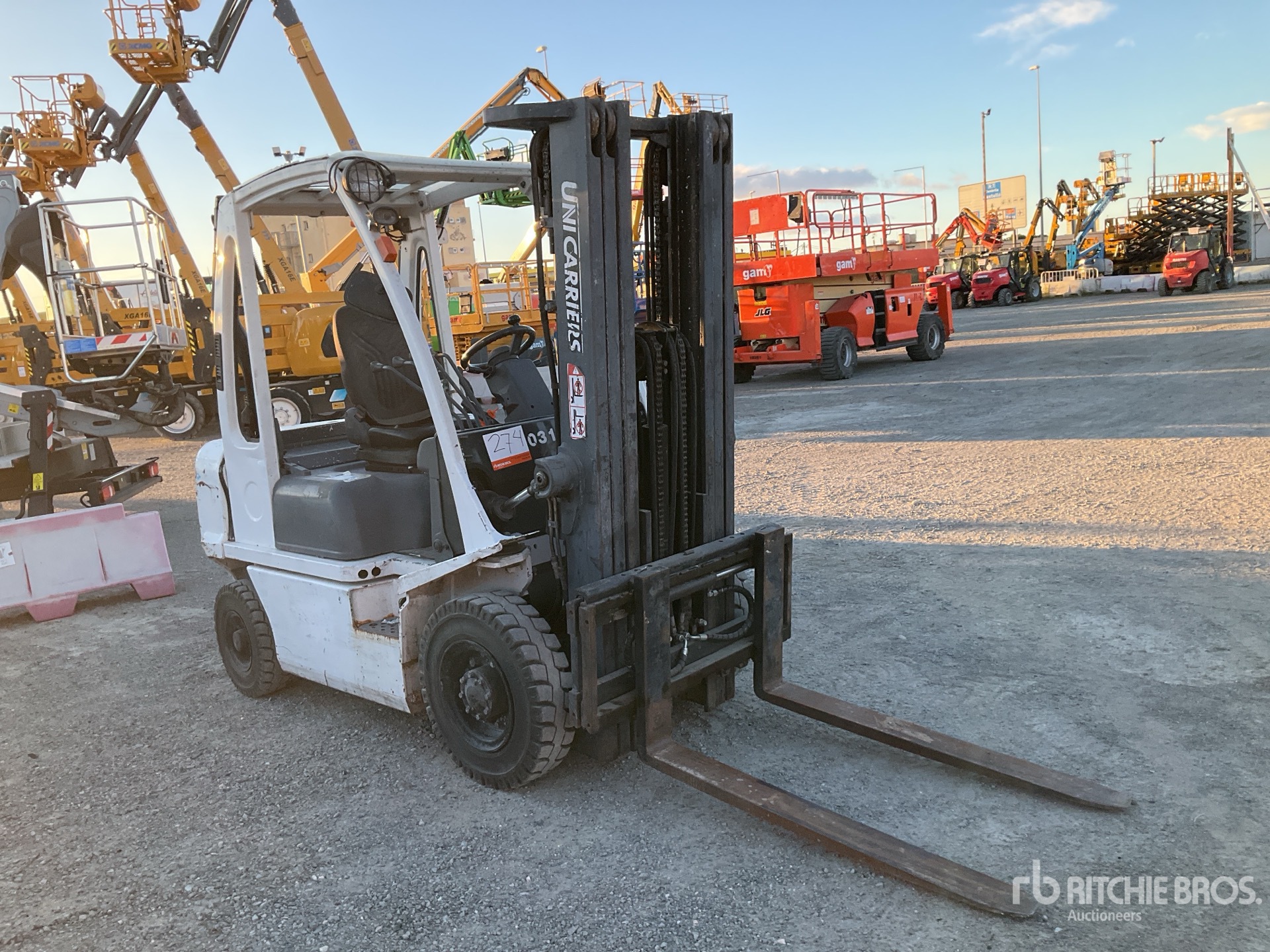 General Appearance with Picture, Right Front Corner