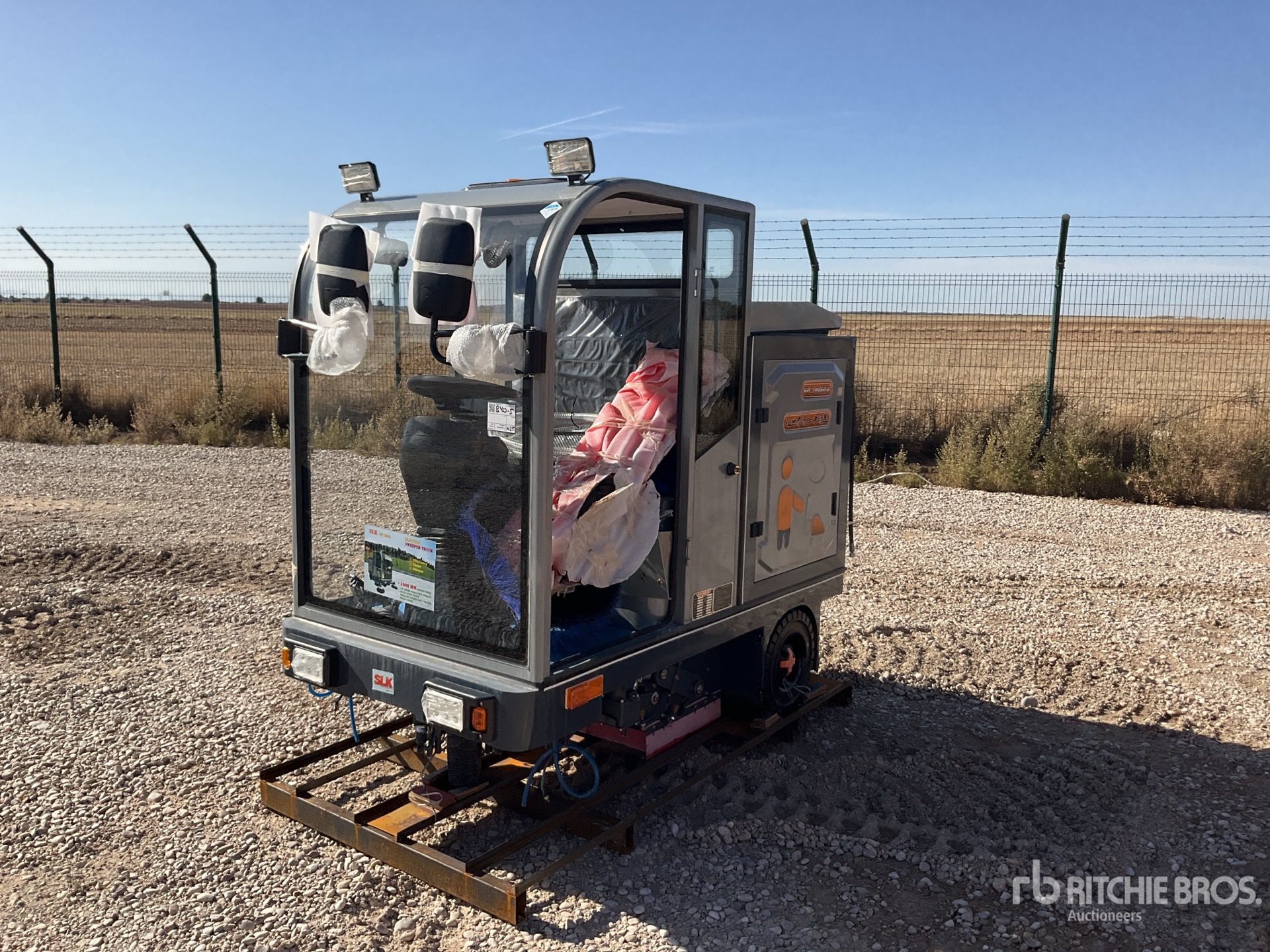 General Appearance with Picture, Left Front Corner