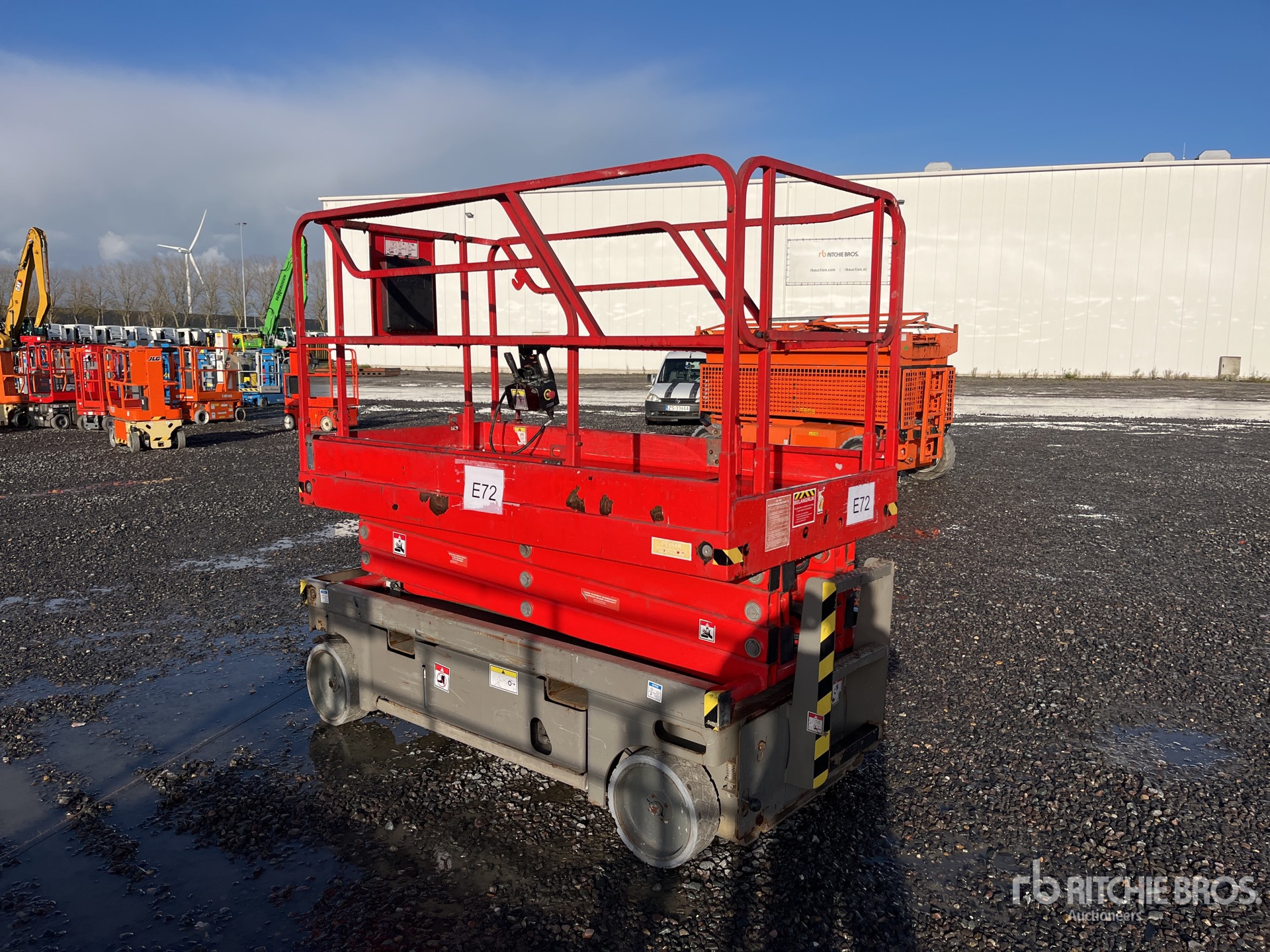 General Appearance with Picture, Left Rear Corner