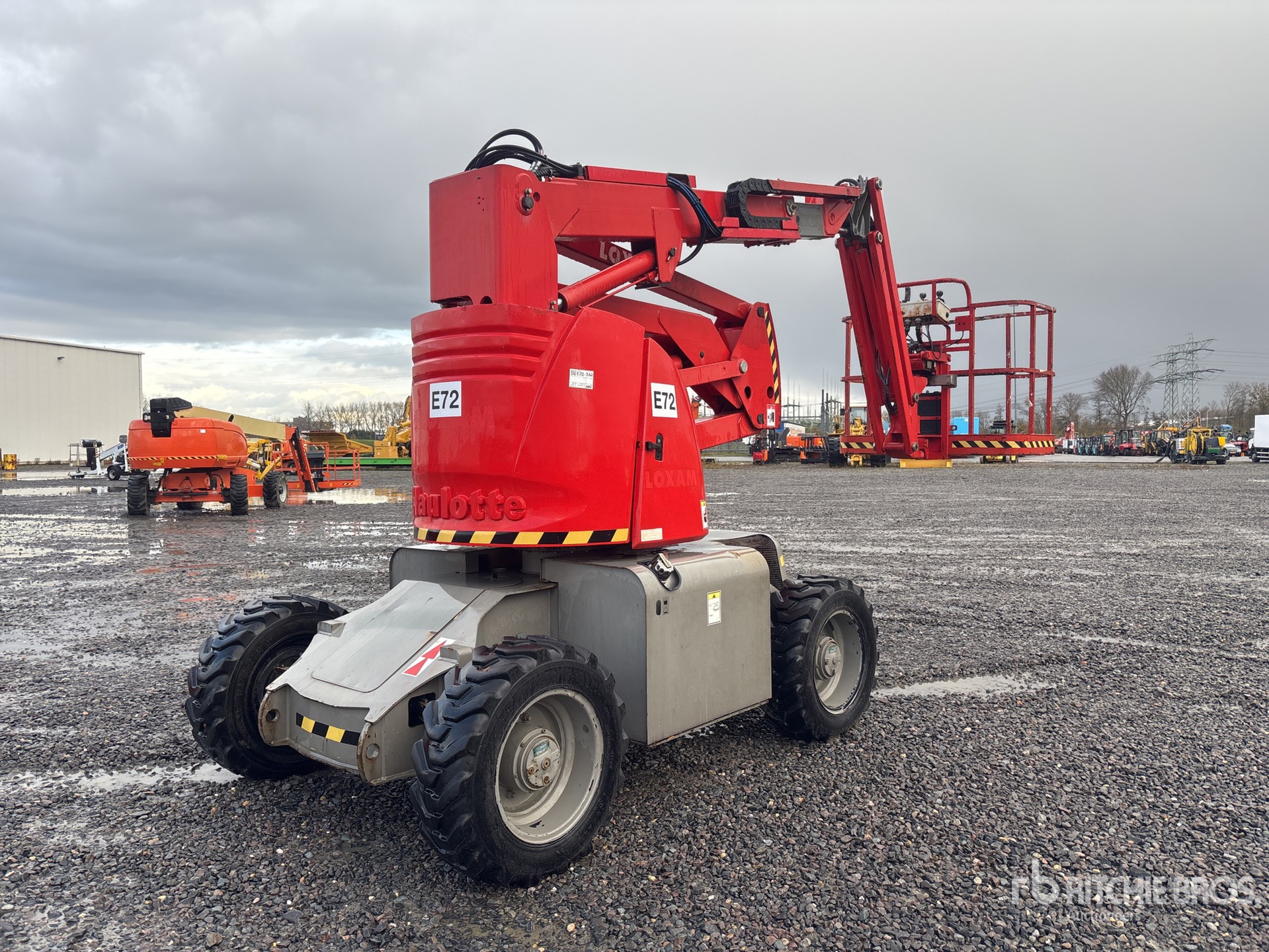 General Appearance with Picture, Left Front Corner