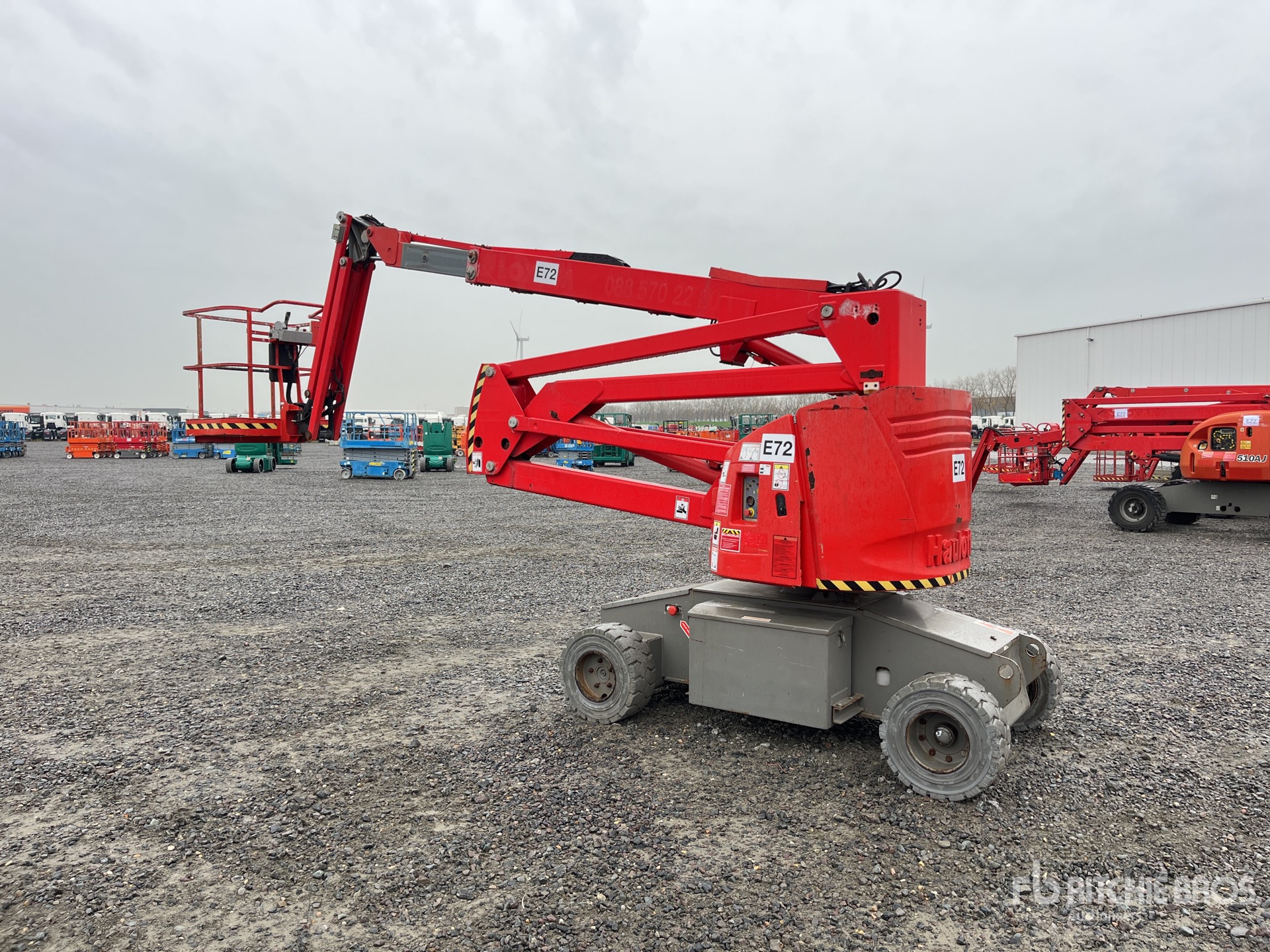 General Appearance with Picture, Right Front Corner