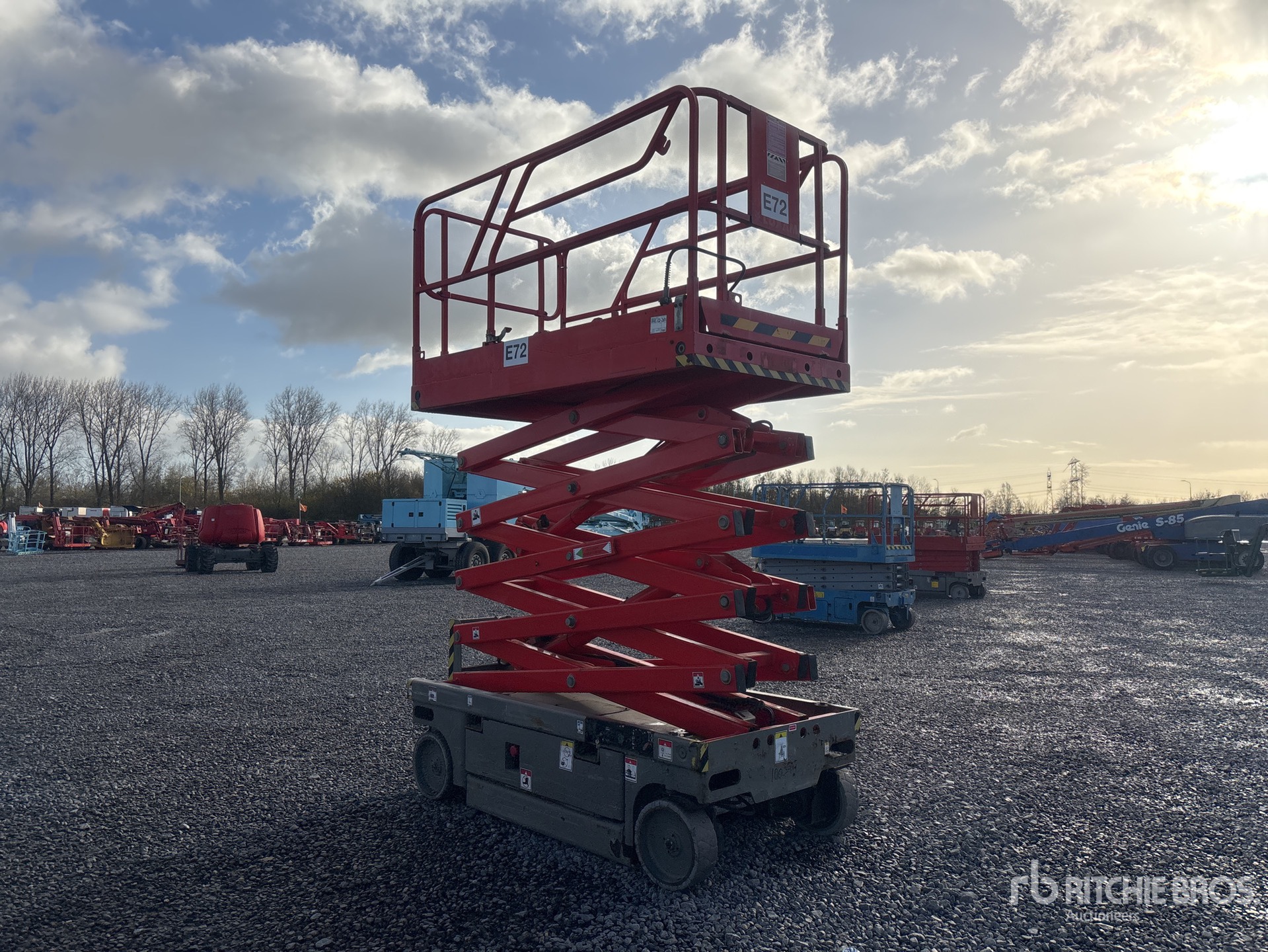 General Appearance with Picture, Right Front Corner