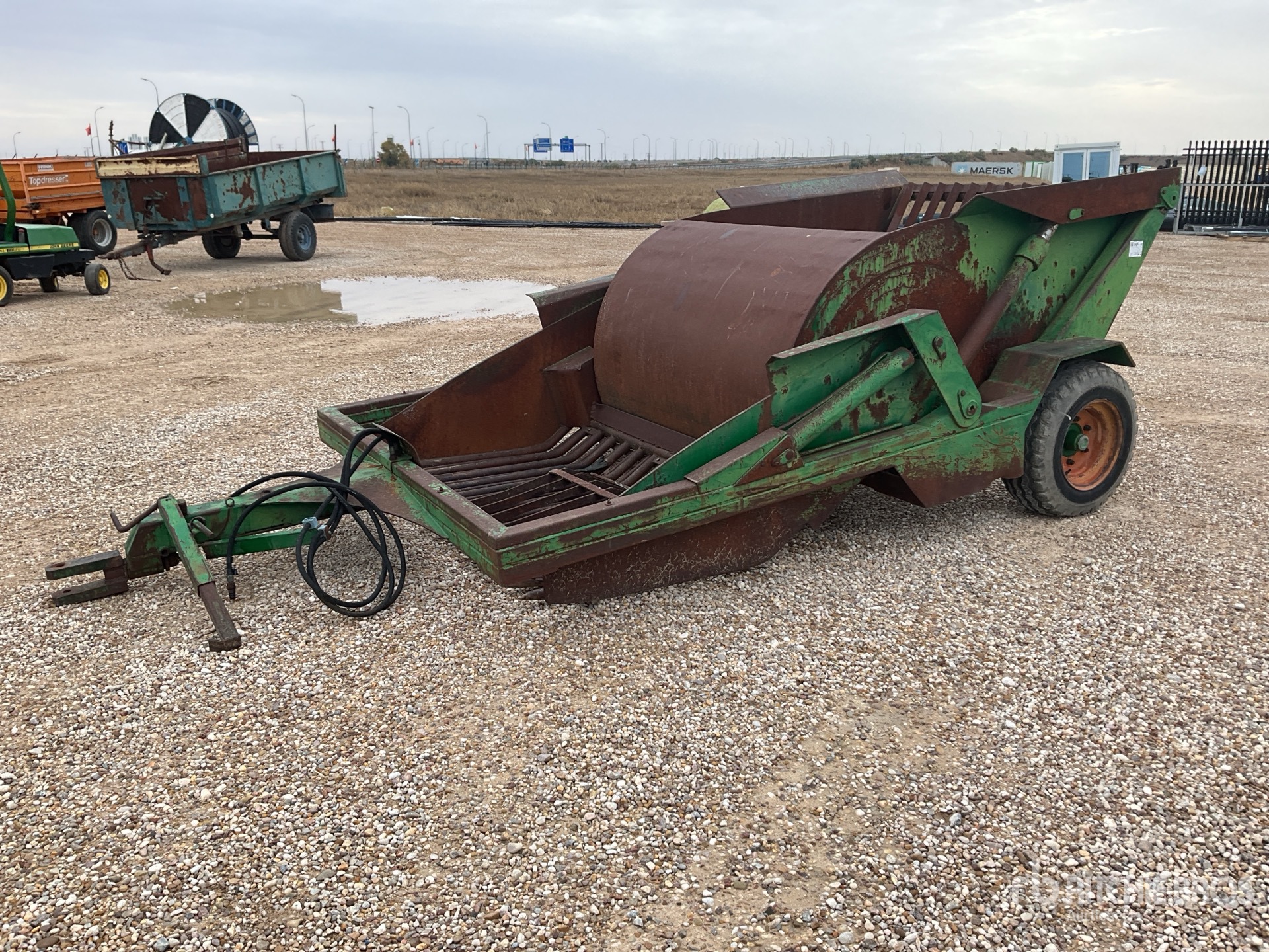 General Appearance with Picture, Left Front Corner