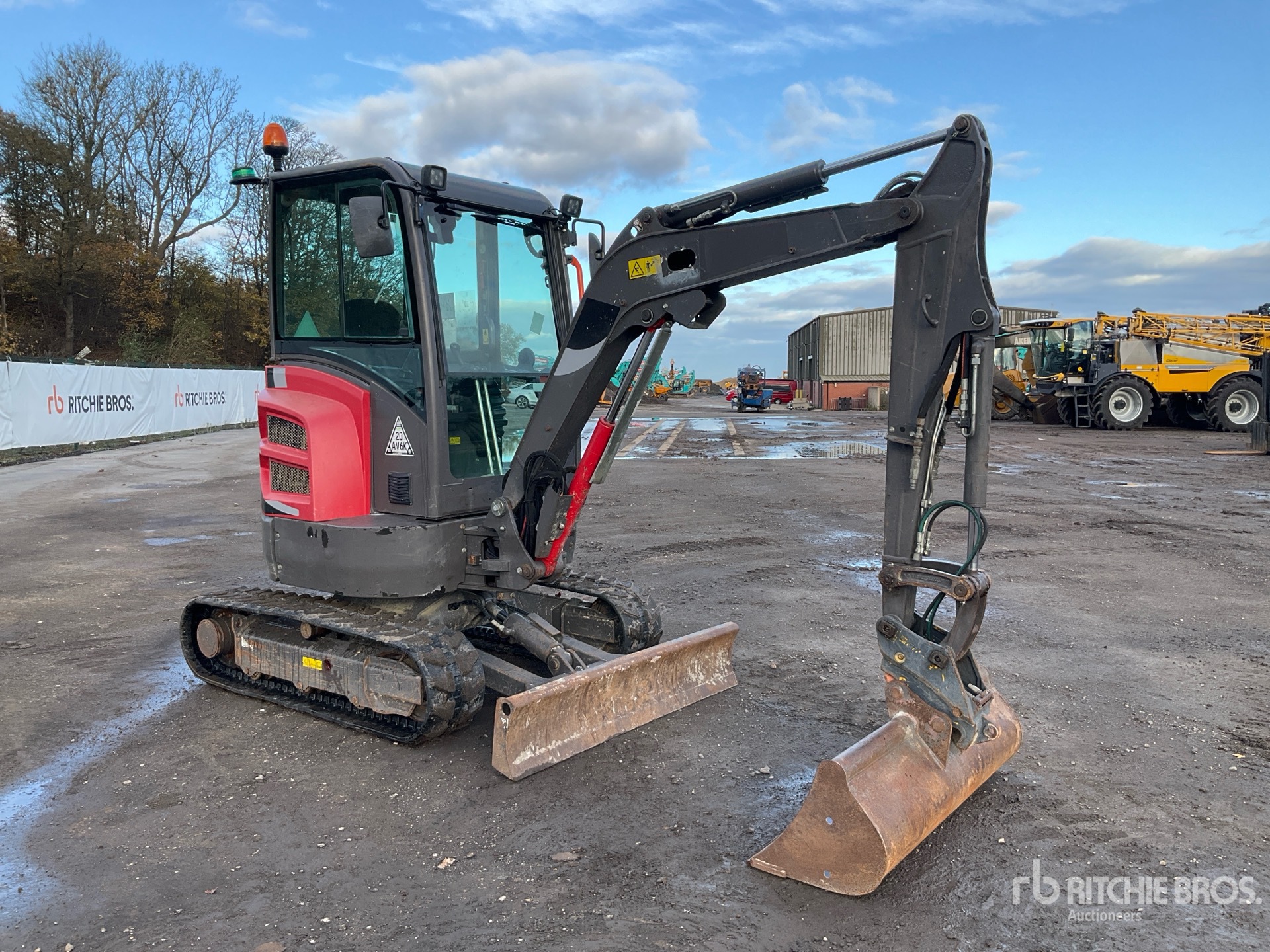 General Appearance with Image, coin avant droit