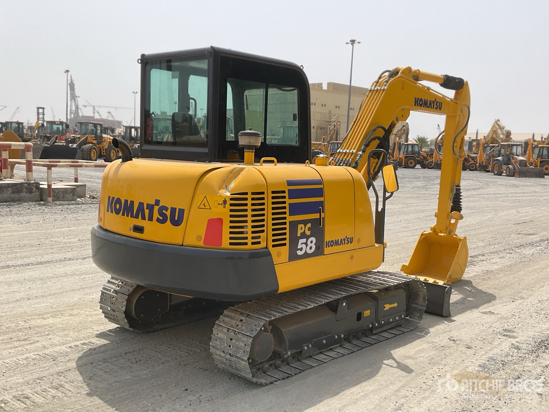 General Appearance with Foto, angolo anteriore sinistro