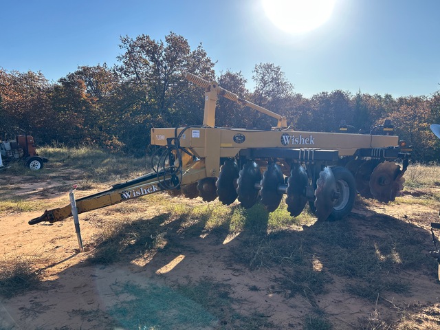 Wishek Y2000-10 10 ft Offset Disc Wishek Y2000-10 10 ft Offset Disc