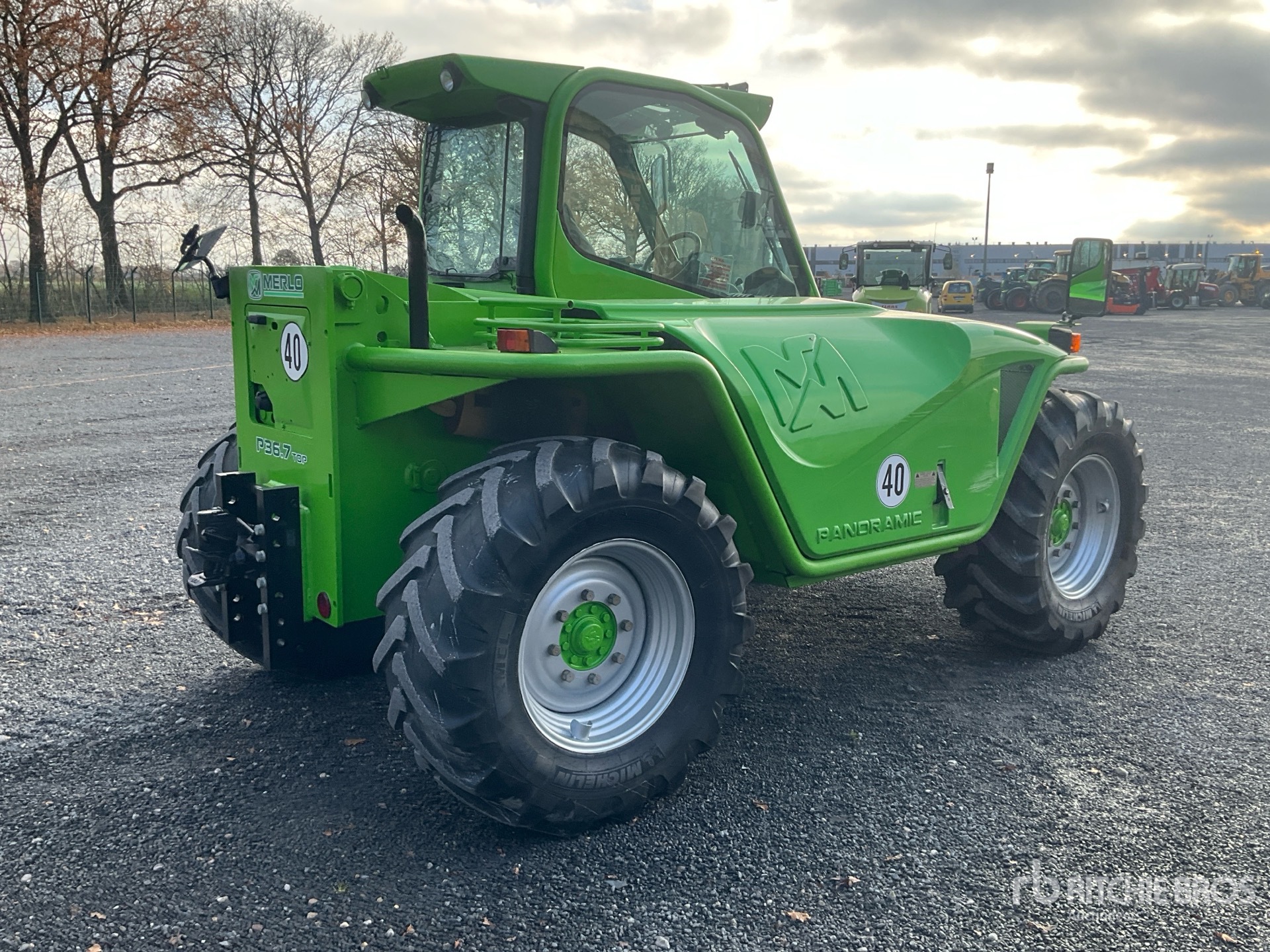 General Appearance with Imagen: esquina trasera derecha