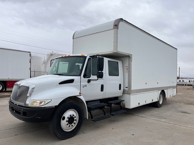 2004 International 4300 4x2 Crew Cab Moving Van Truck 2004 International 4300 4x2 Crew Cab Moving Van Truck