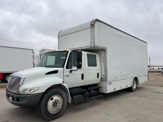 2004 International 4300 4x2 Crew Cab Moving Van Truck 2004 International 4300 4x2 Crew Cab Moving Van Truck