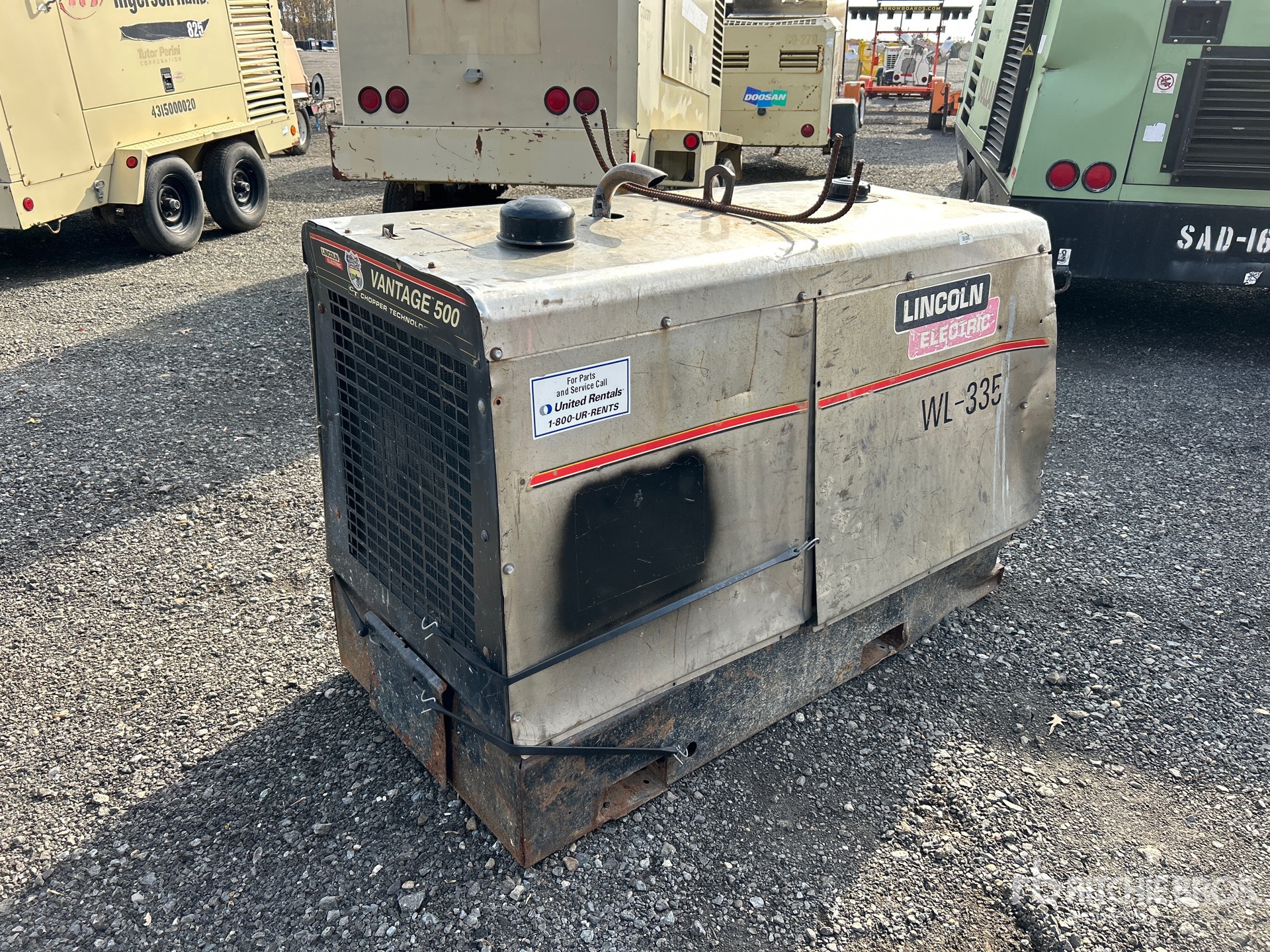 General Appearance with Foto, angolo anteriore sinistro