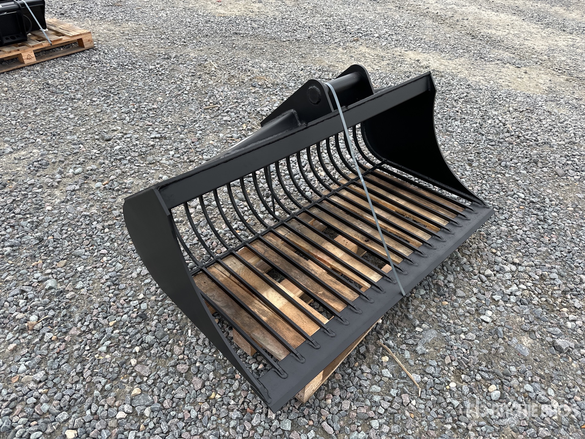 General Appearance with Bild, Ecke vorne links