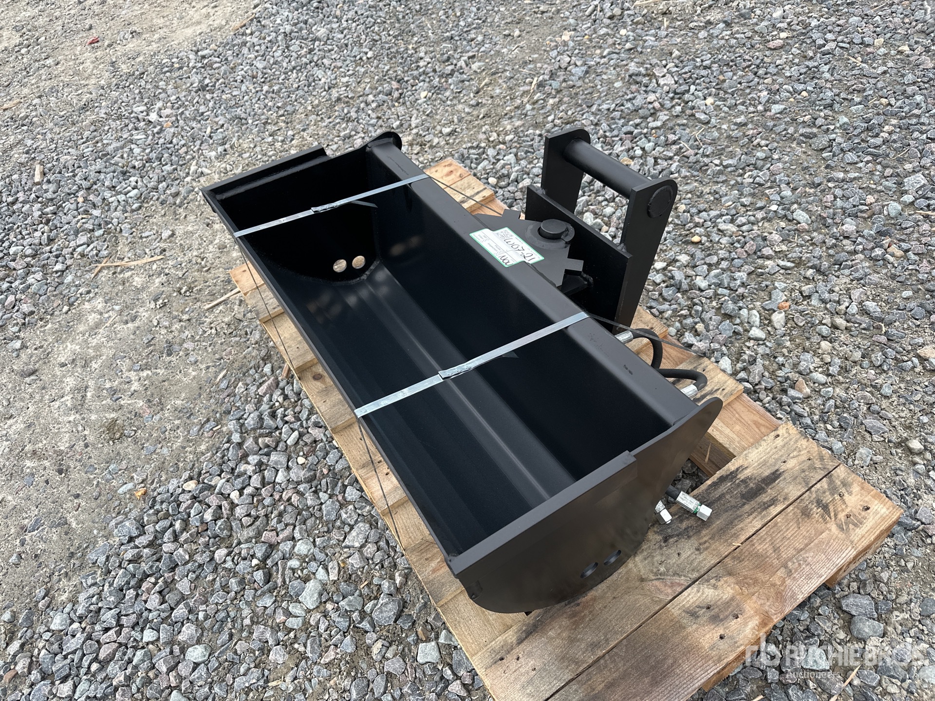 General Appearance with Bild, Ecke vorne rechts