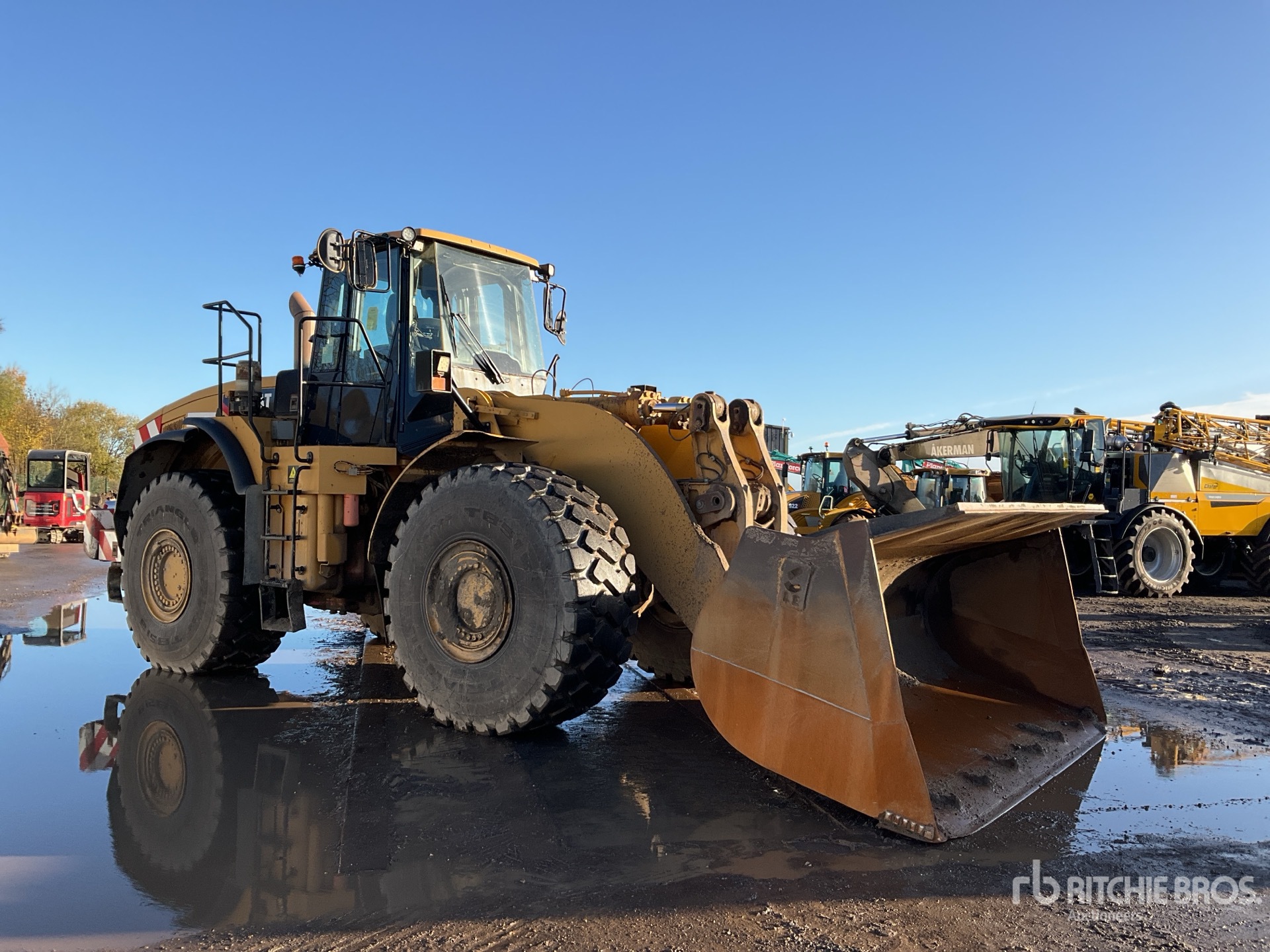 General Appearance with Picture, Right Front Corner