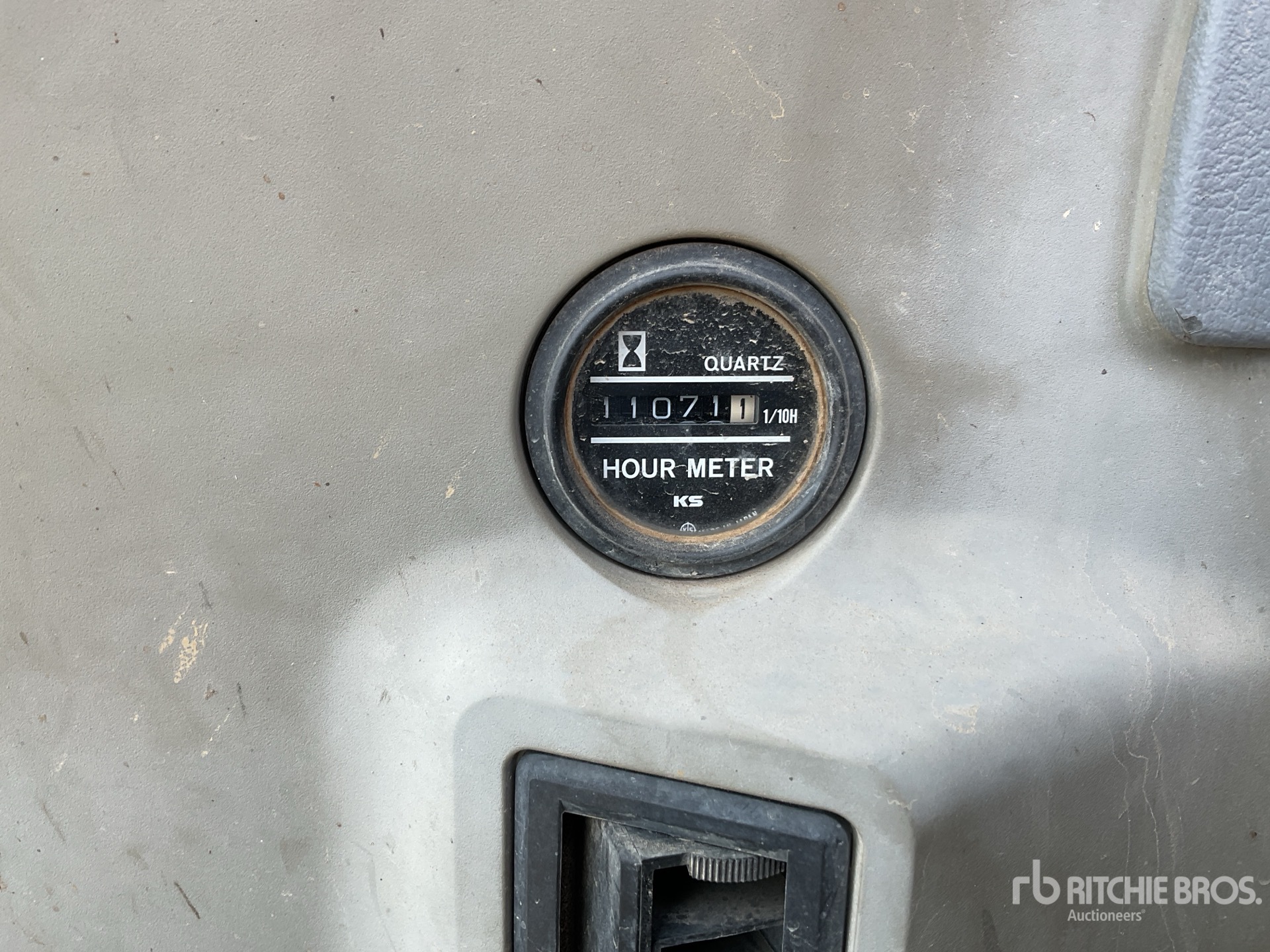 General Appearance with Hour Meter / Odometer