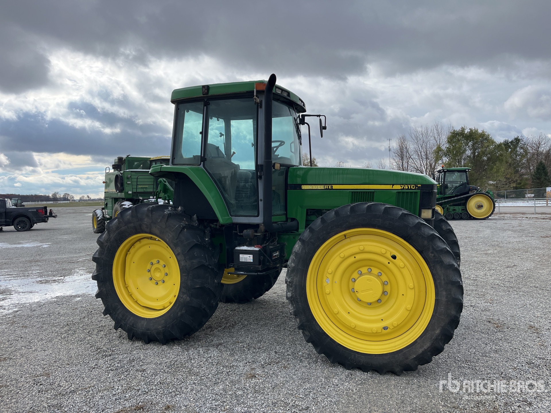 General Appearance with Picture, Right Front Corner