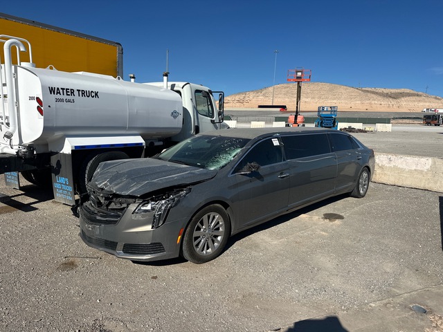 2018 Cadillac XTS Limousine (Inoperable) 2018 Cadillac XTS Limousine (Inoperable)