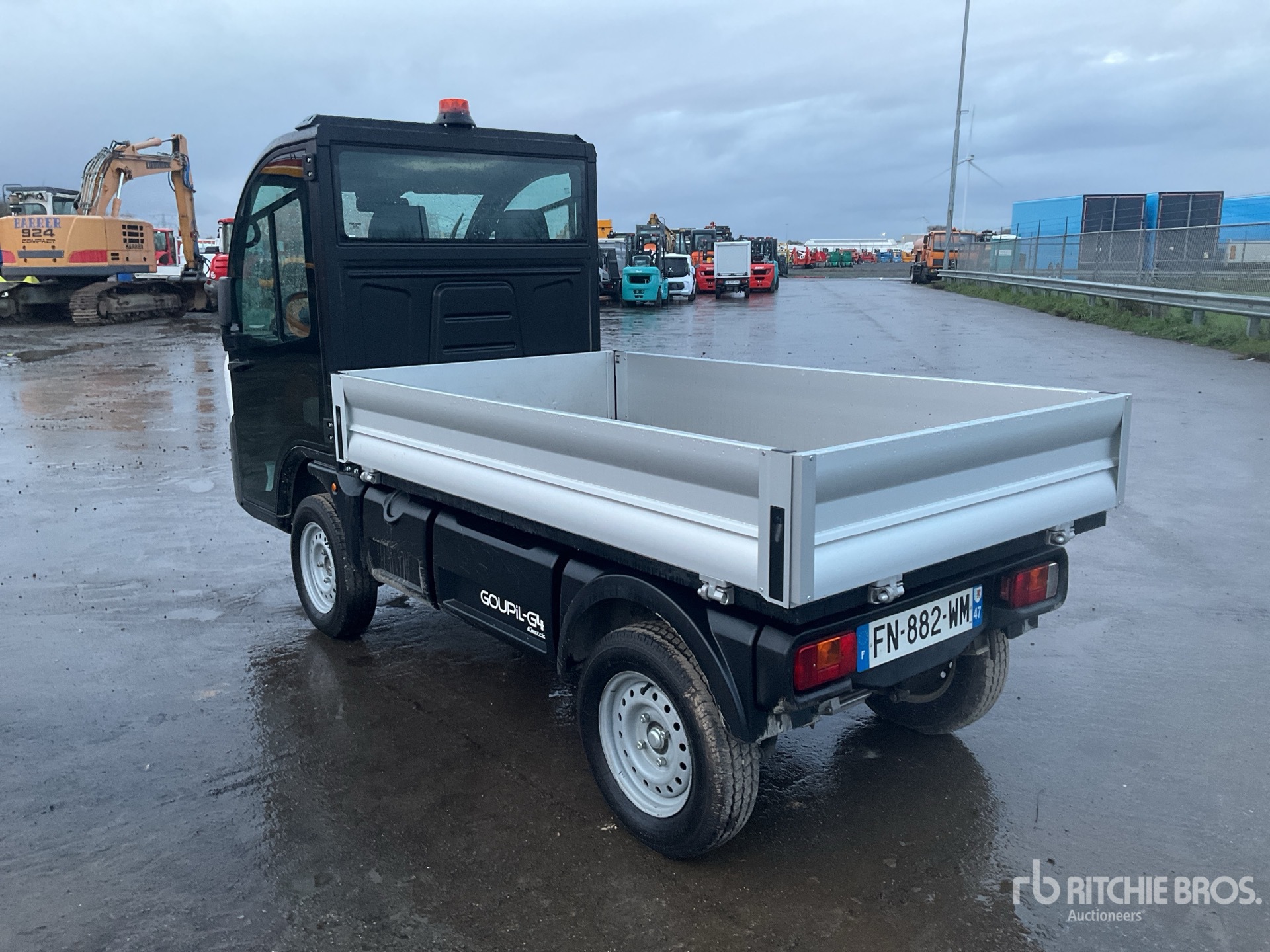 General Appearance with Picture, Left Rear Corner