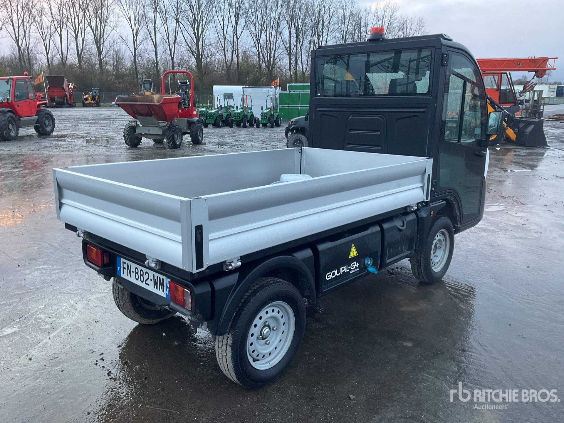 General Appearance with Picture, Right Rear Corner