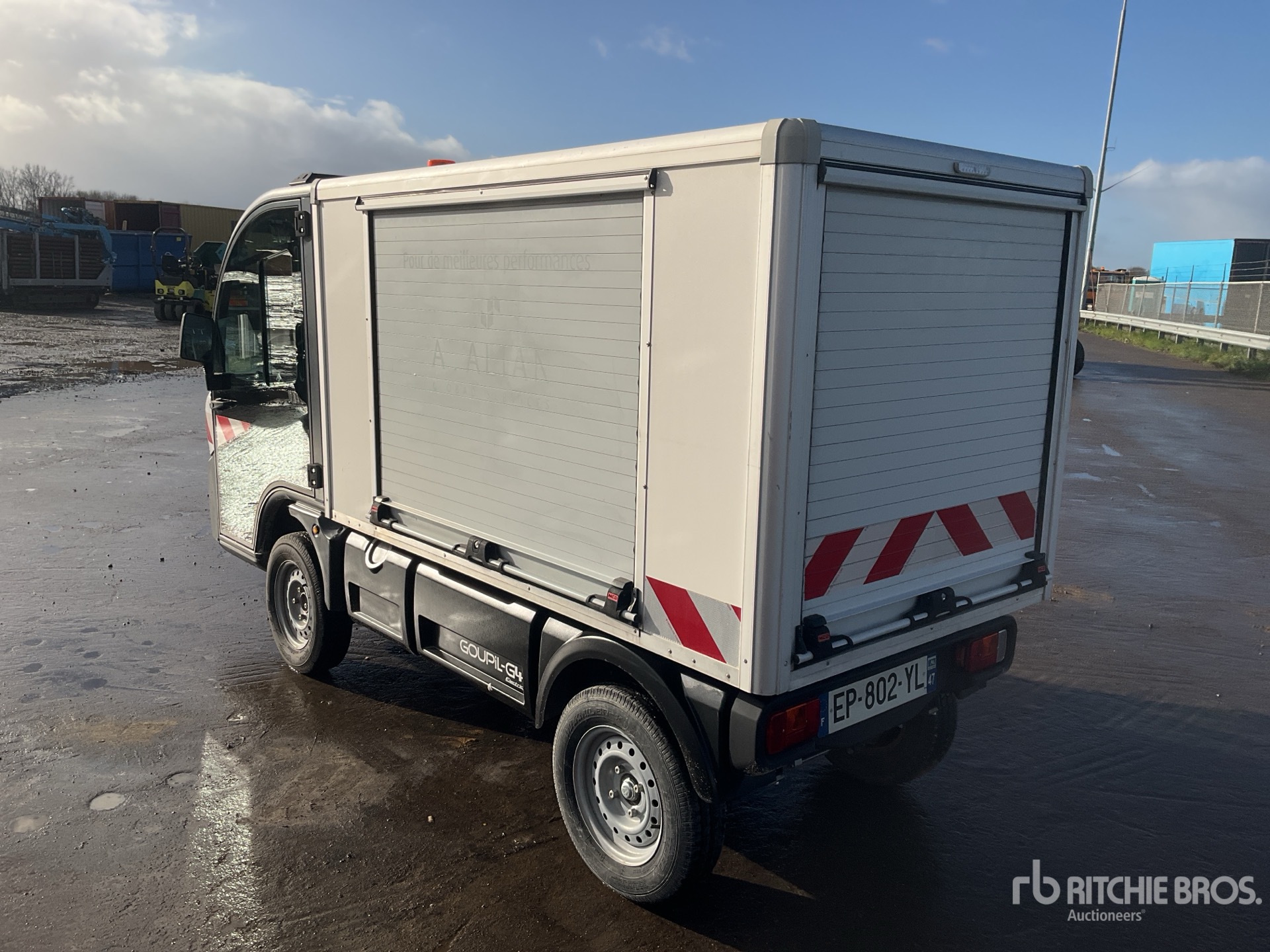 General Appearance with Picture, Left Rear Corner