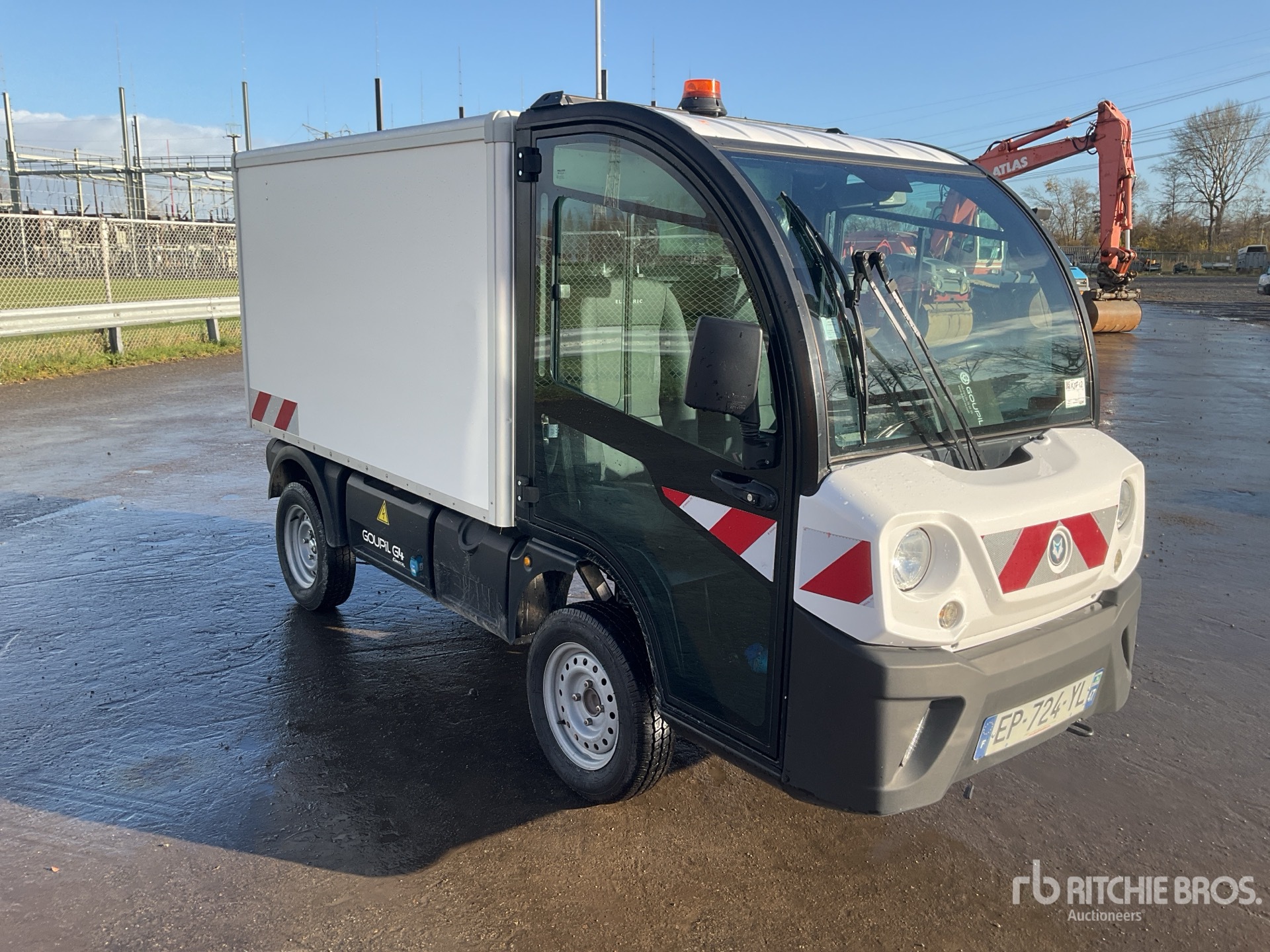 General Appearance with Picture, Right Front Corner