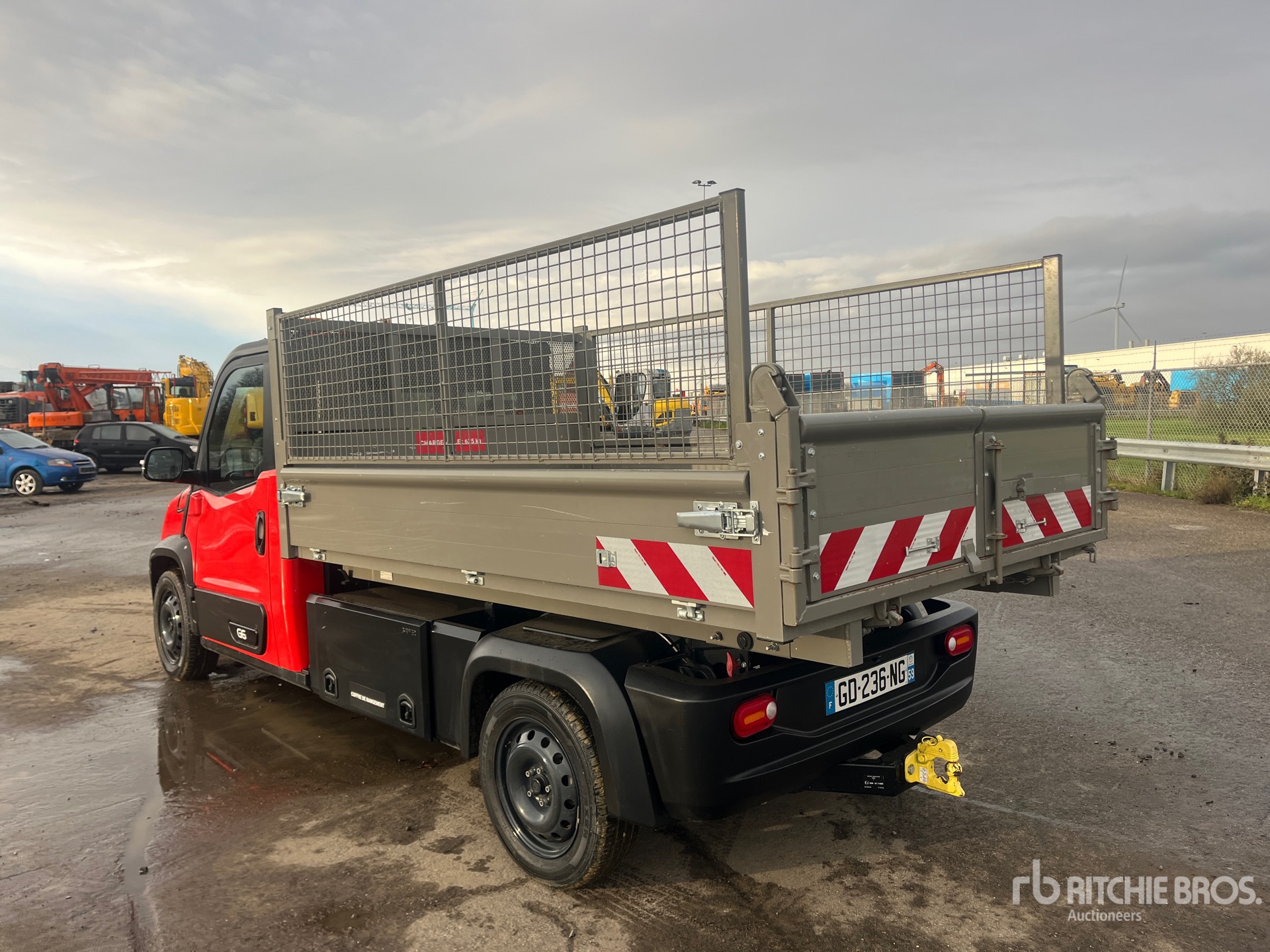 General Appearance with Picture, Left Rear Corner