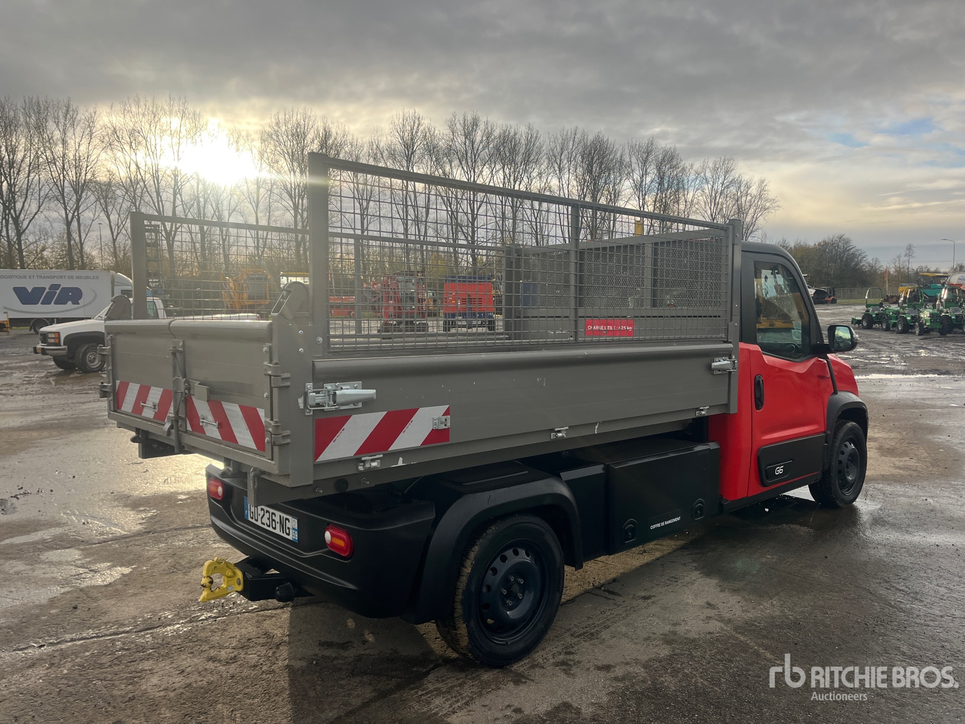 General Appearance with Picture, Right Rear Corner