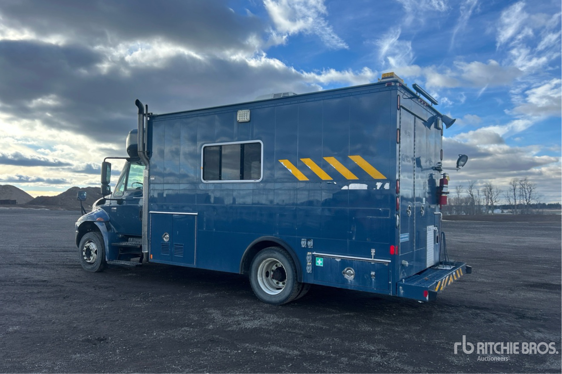 General Appearance with Imagen: esquina trasera izquierda