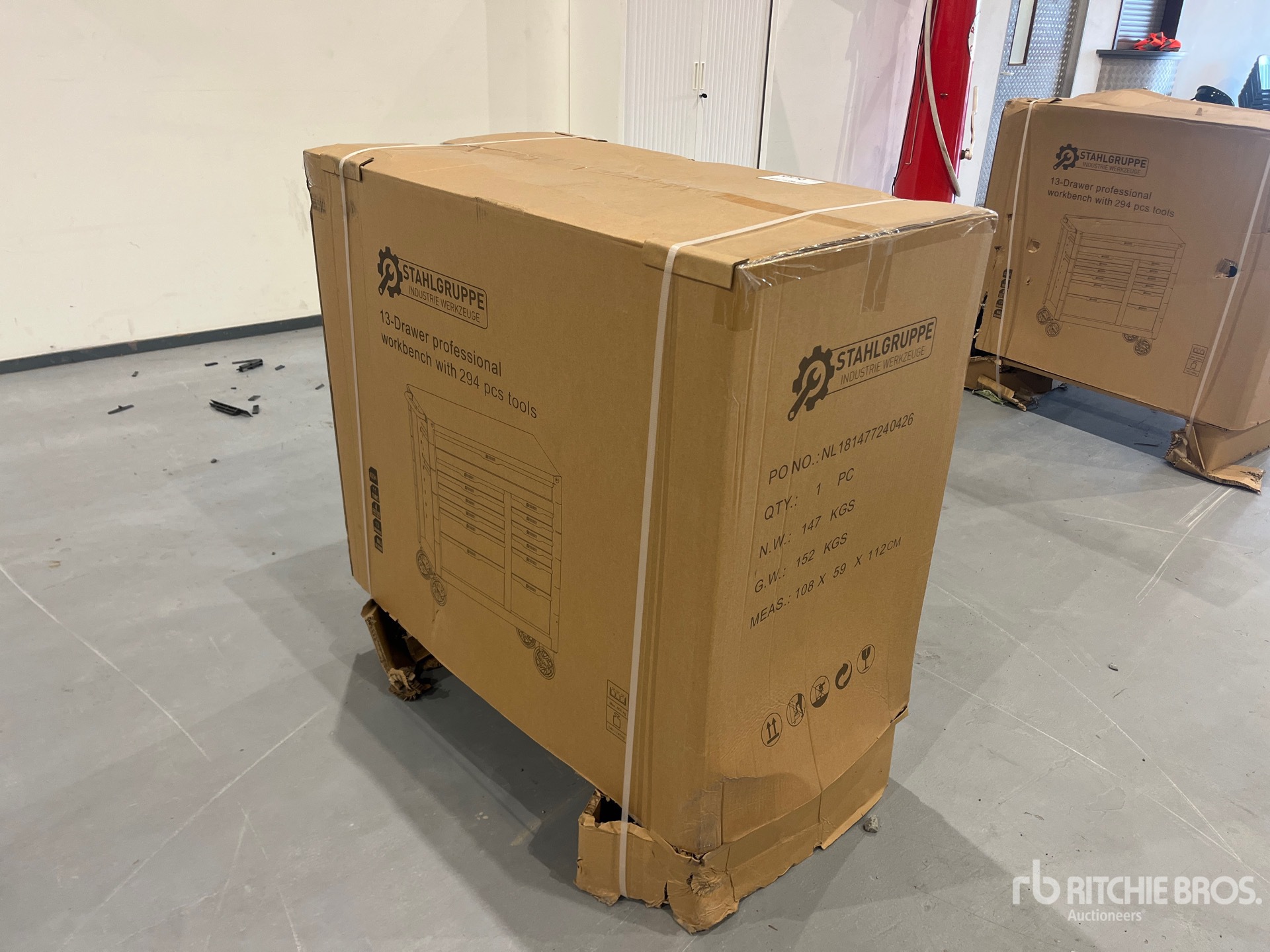 General Appearance with Picture, Right Front Corner