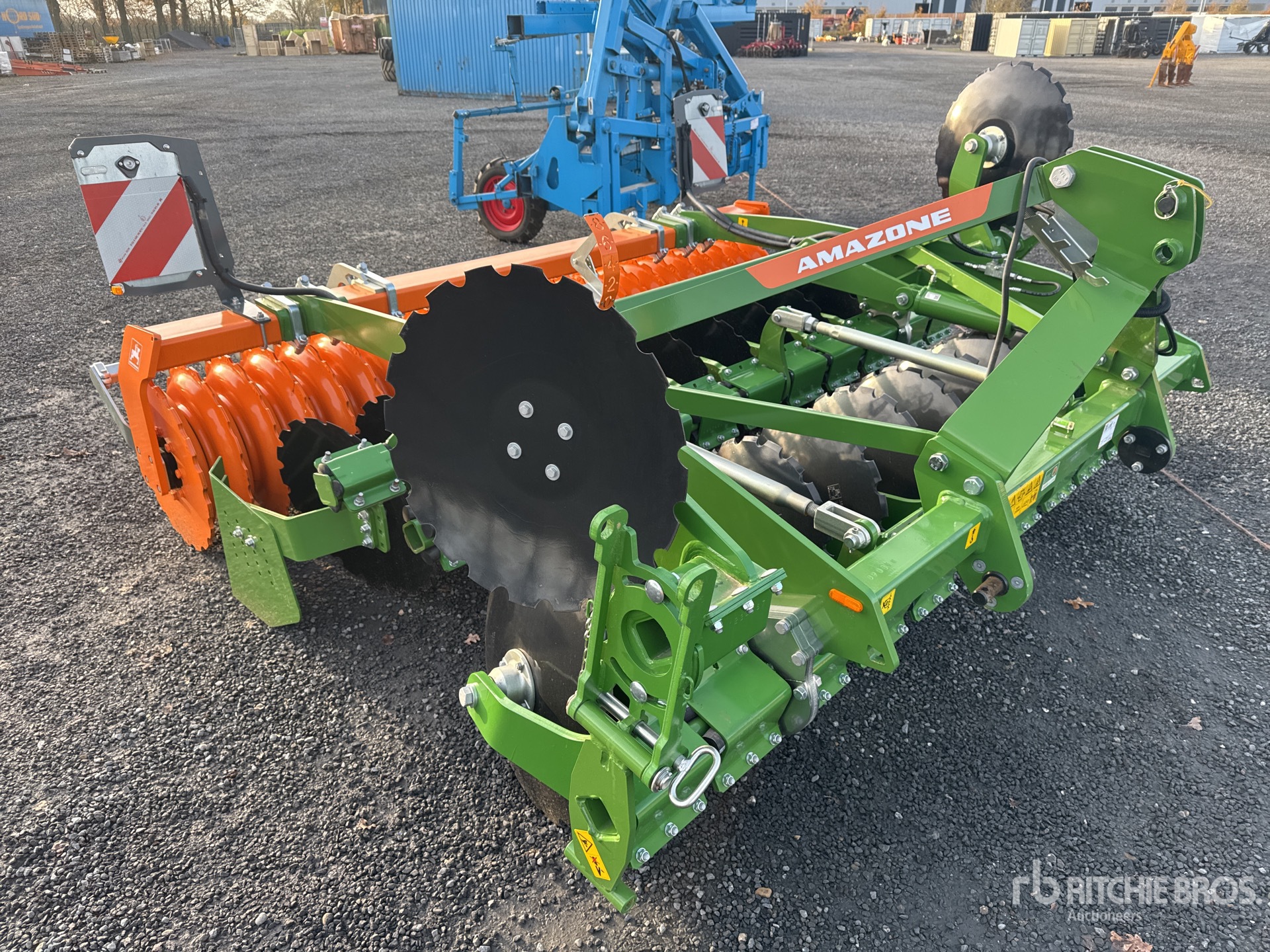 General Appearance with Bild, Ecke vorne rechts