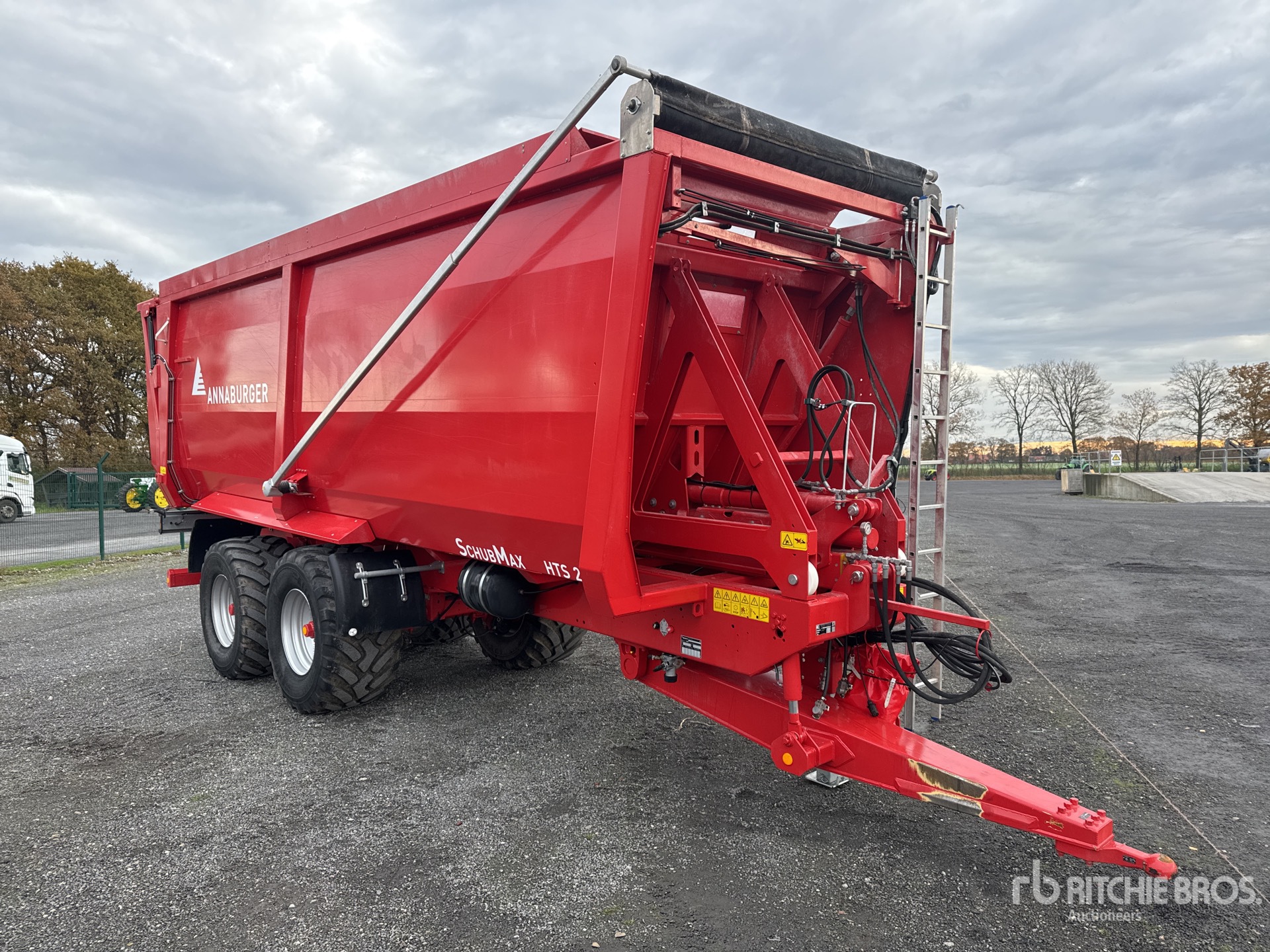 General Appearance with Foto, angolo anteriore destro