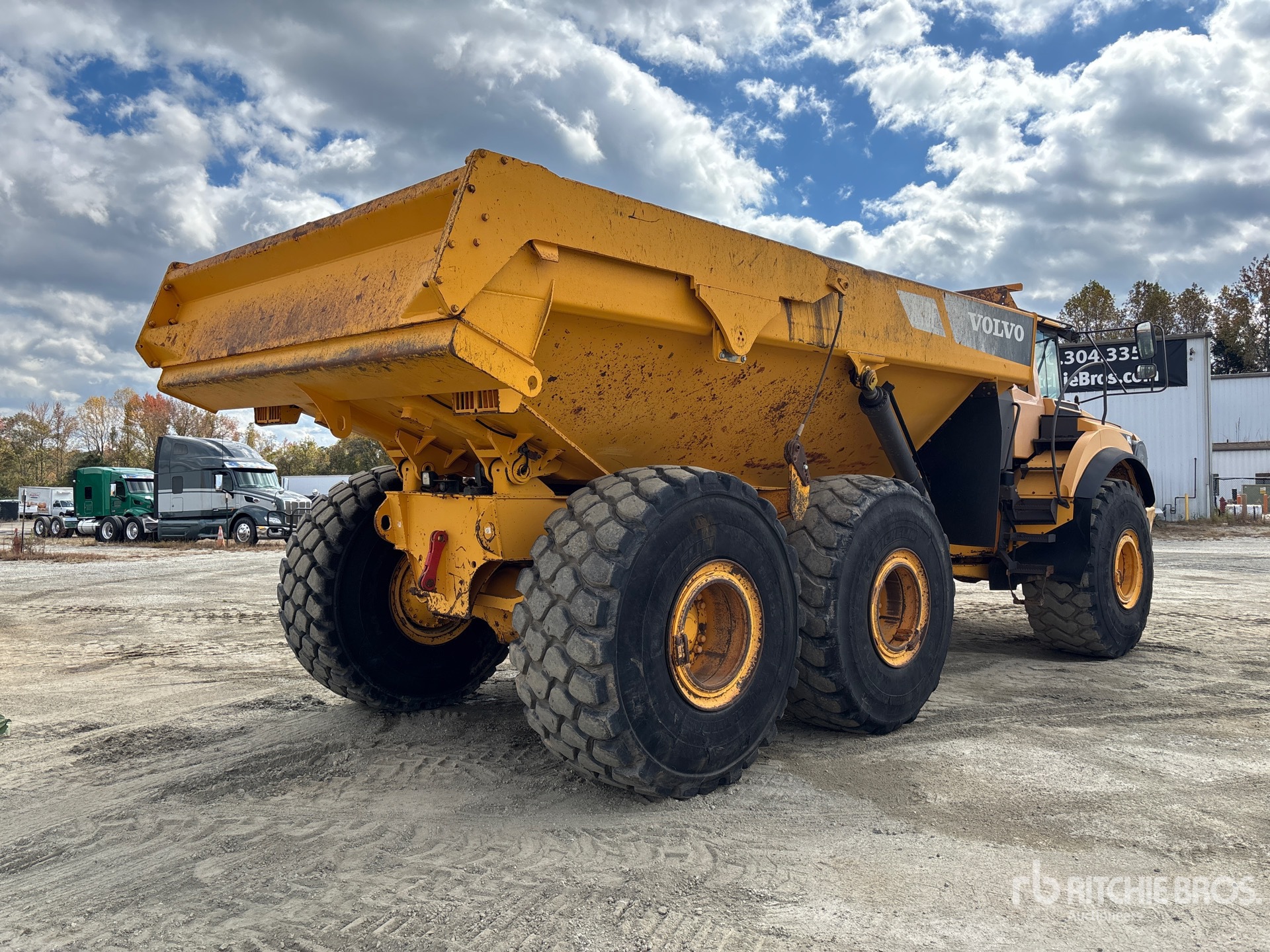 Aspect général with Image, coin arrière droit