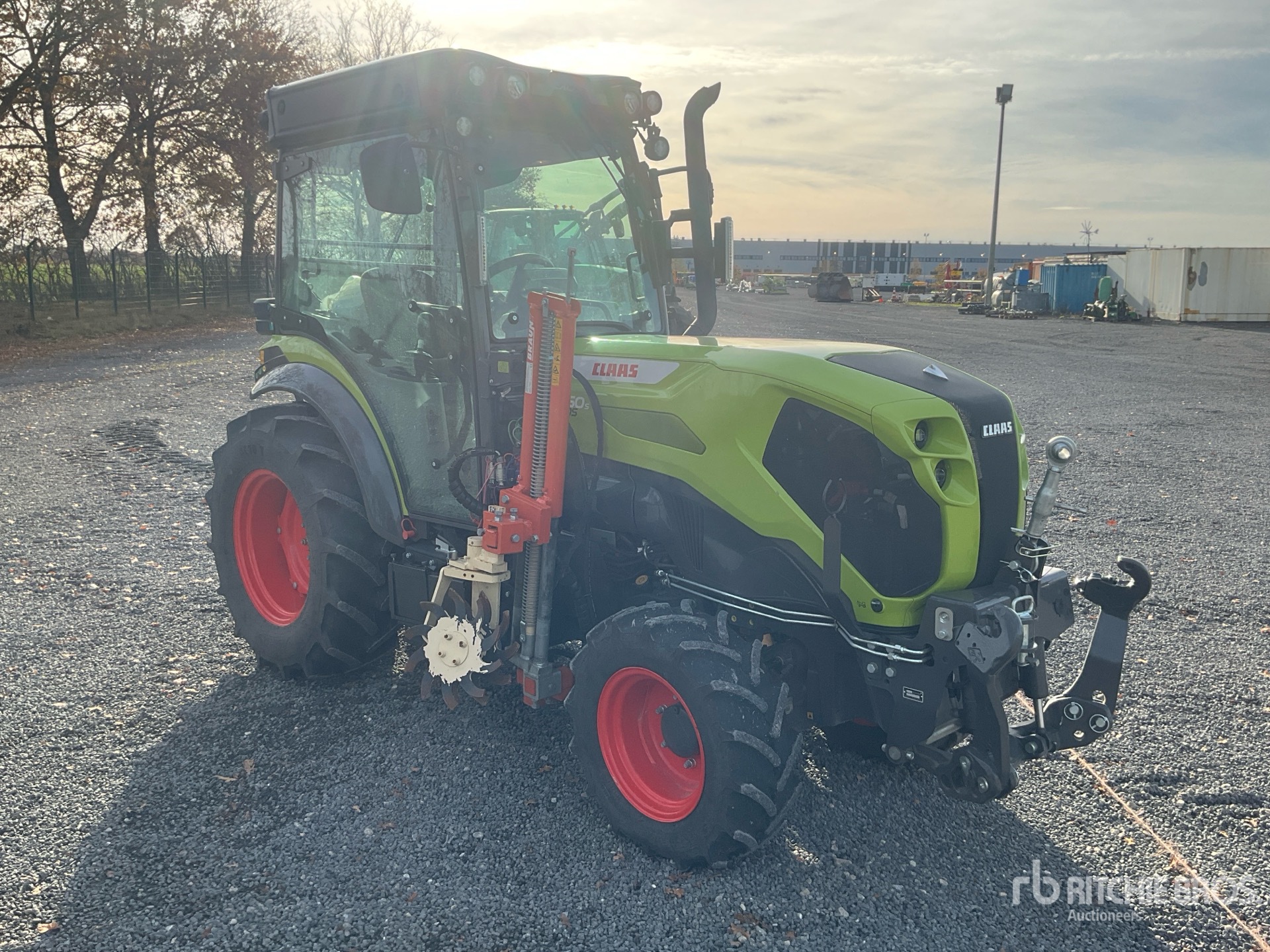 General Appearance with Picture, Right Front Corner