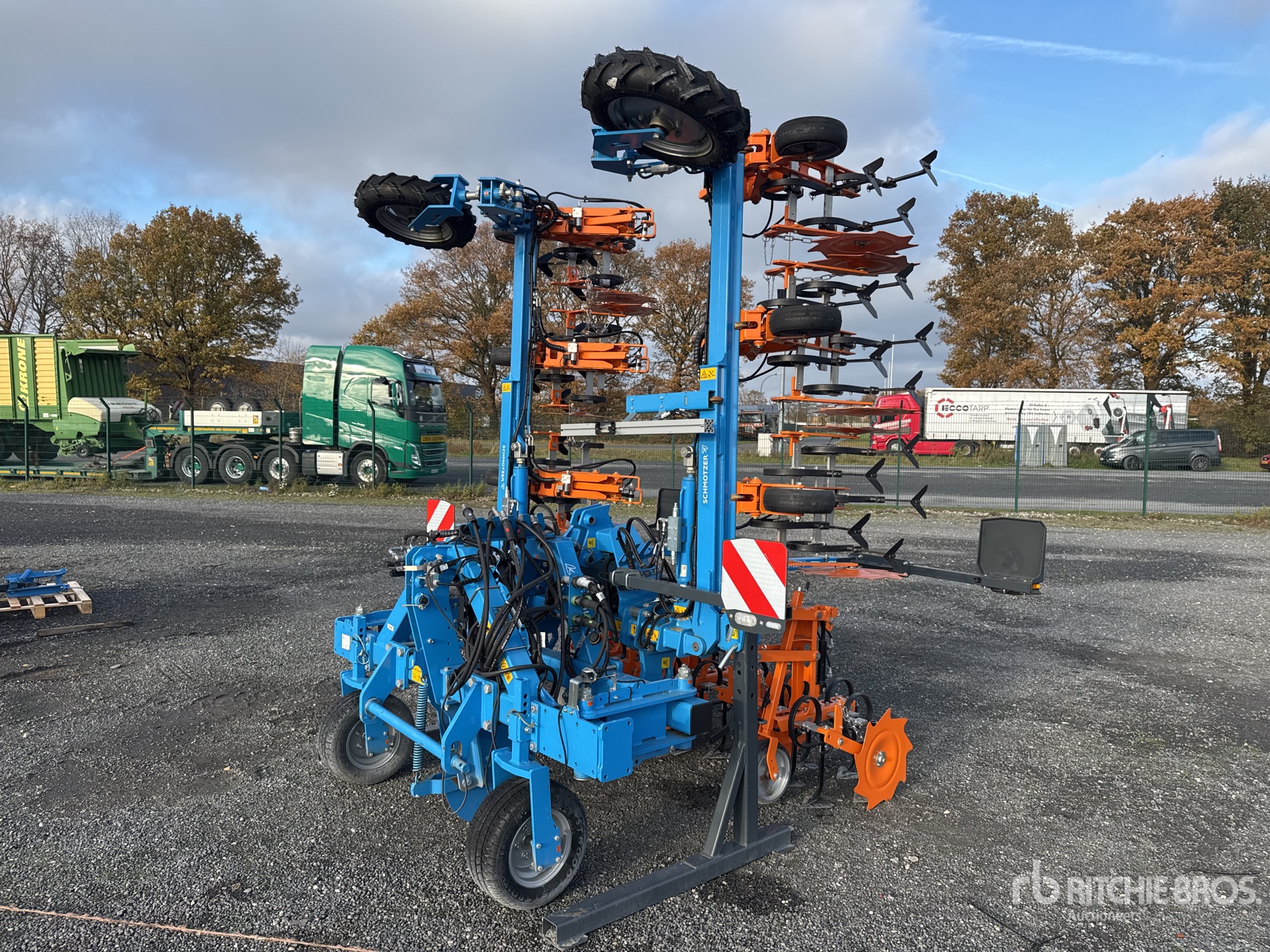 General Appearance with Foto, angolo anteriore sinistro