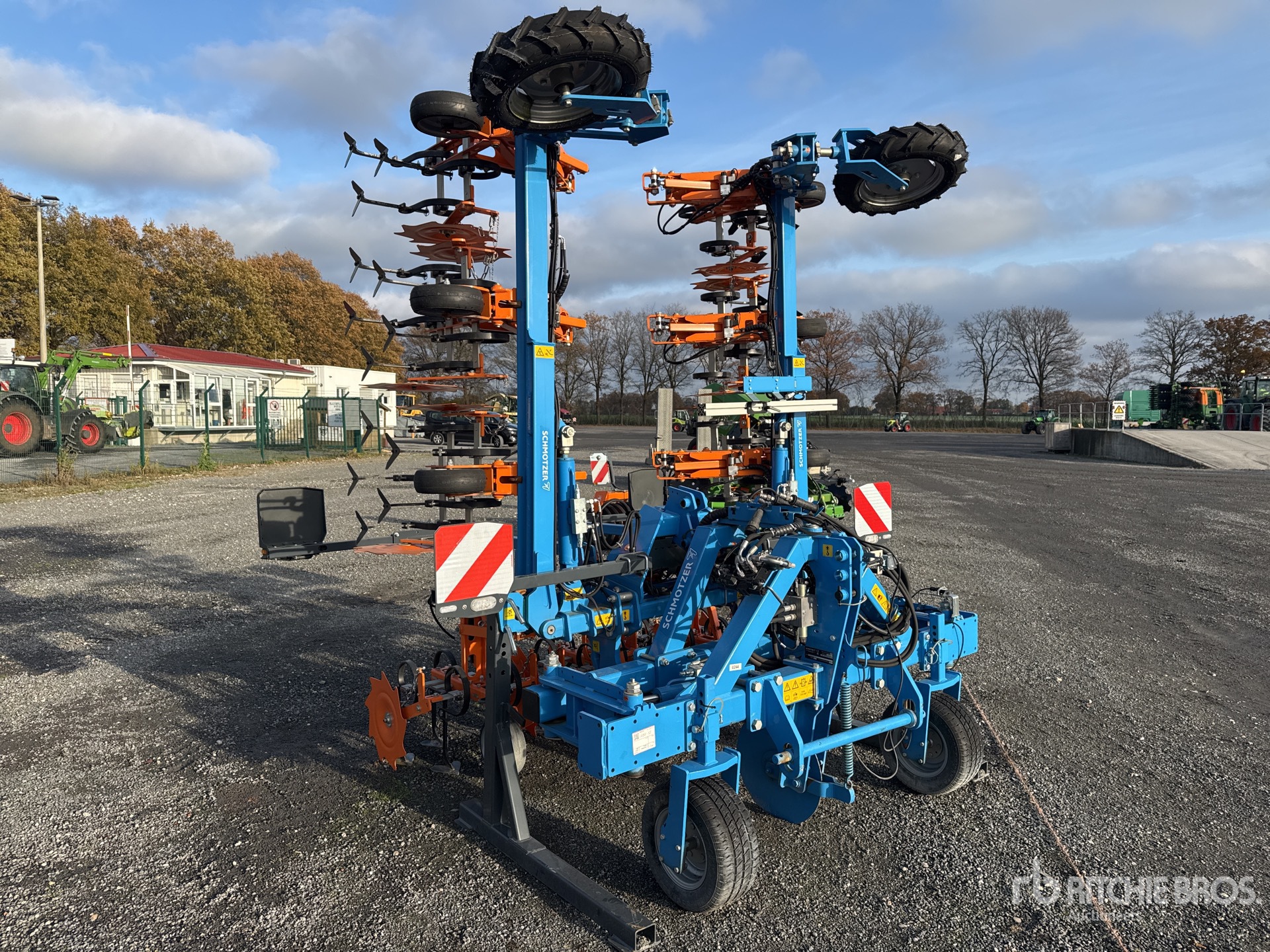 General Appearance with Foto, angolo anteriore destro