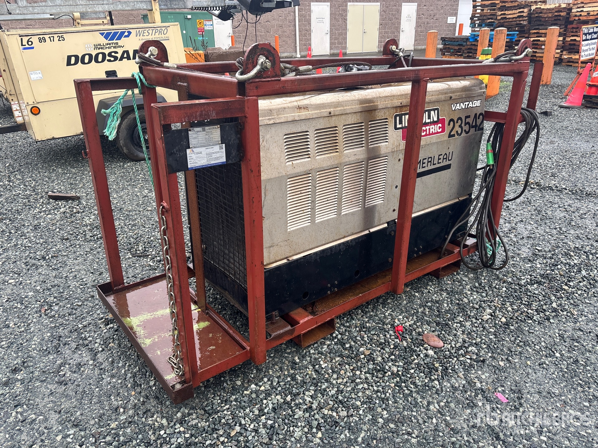 General Appearance with Imagen: esquina trasera derecha