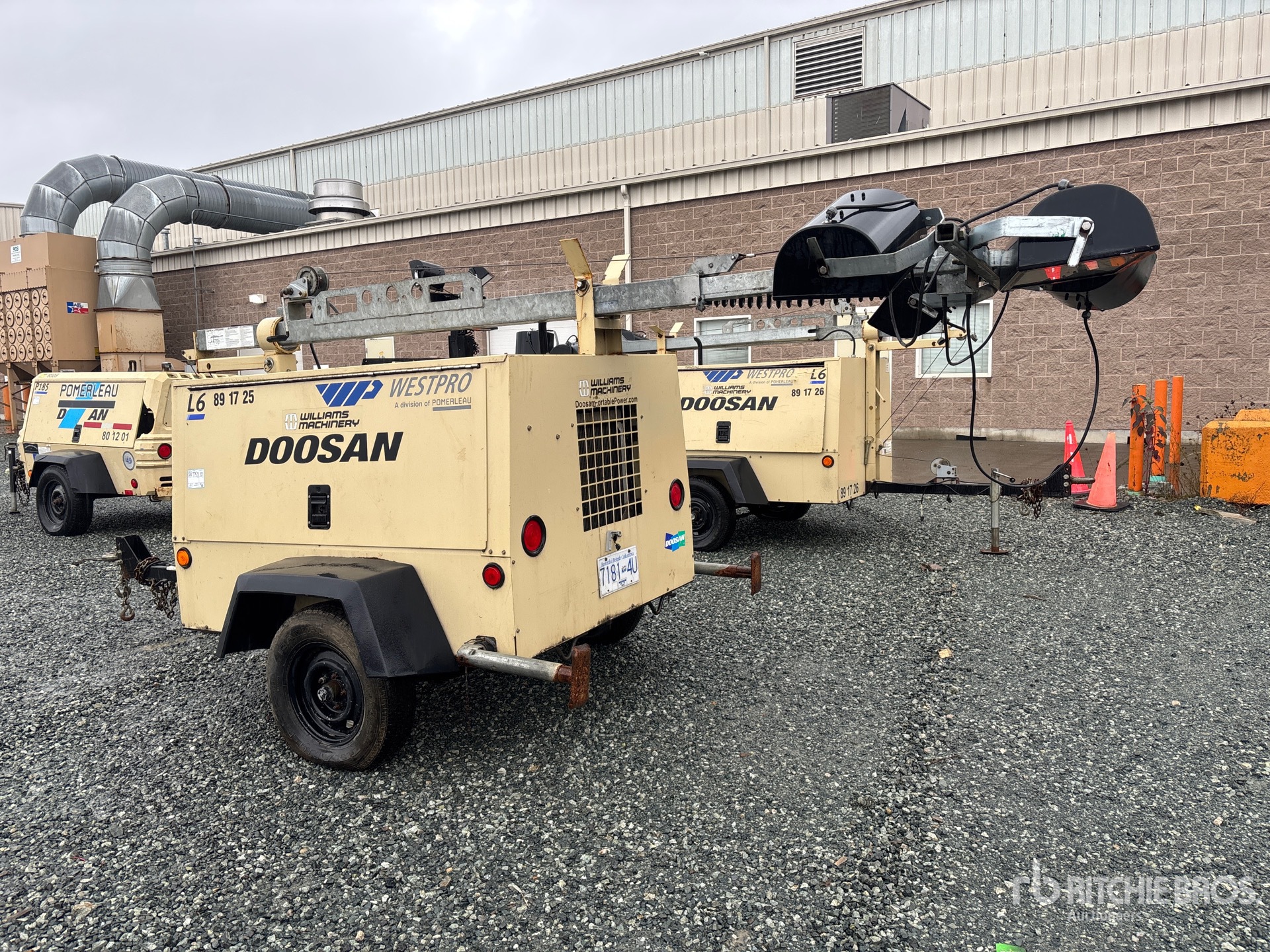 Aspect général with Image, coin arrière gauche