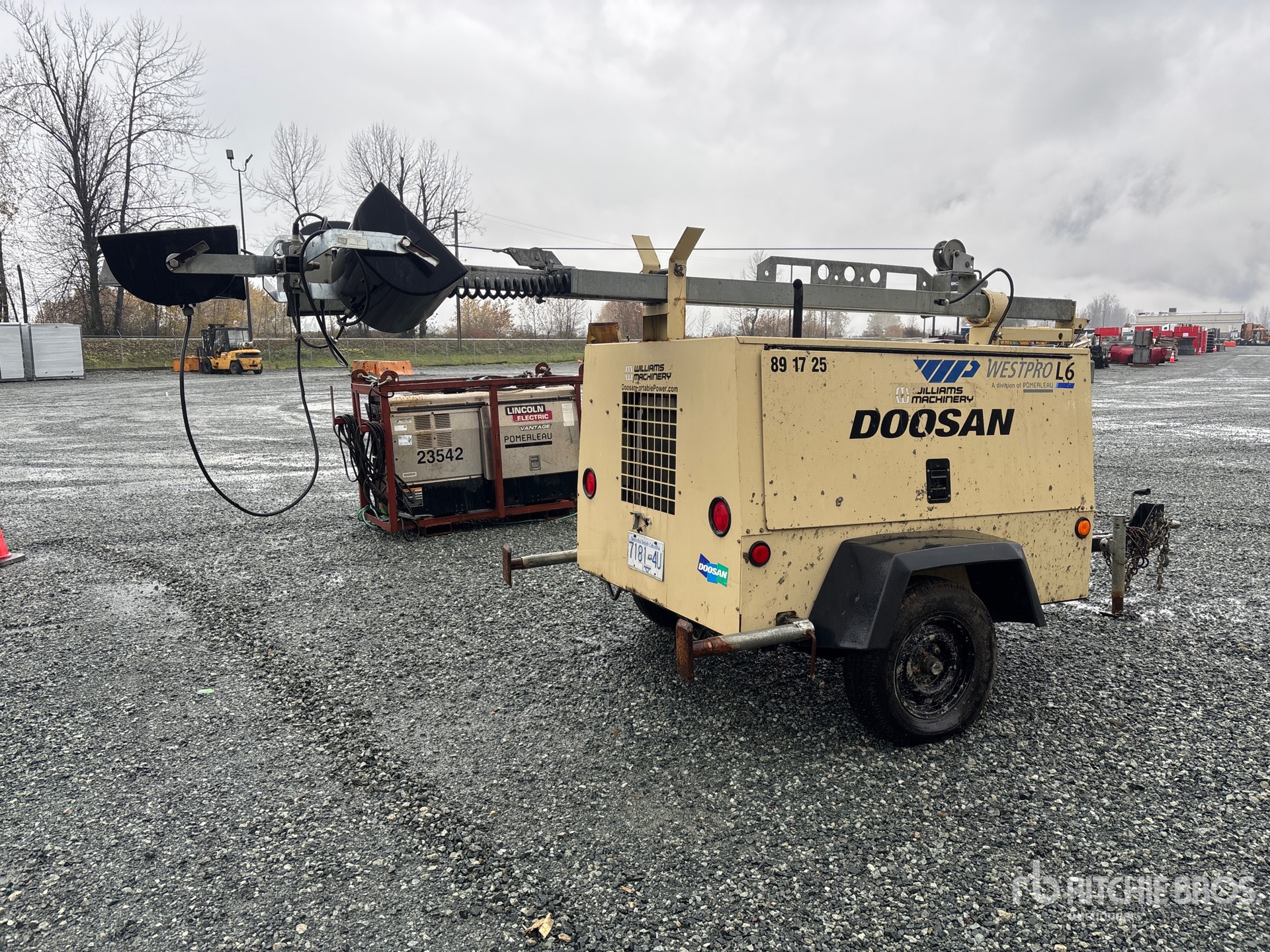 Aspect général with Image, coin arrière droit