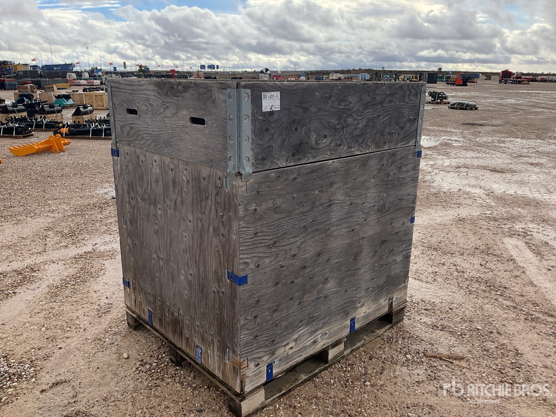 General Appearance with Picture, Left Front Corner