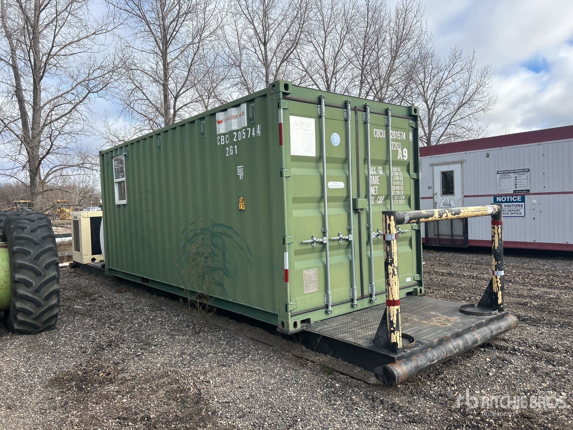 General Appearance with Bild, Ecke vorne rechts