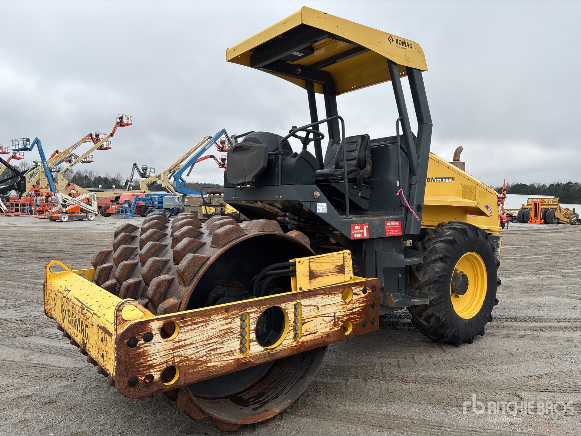 General Appearance with Image, coin avant gauche